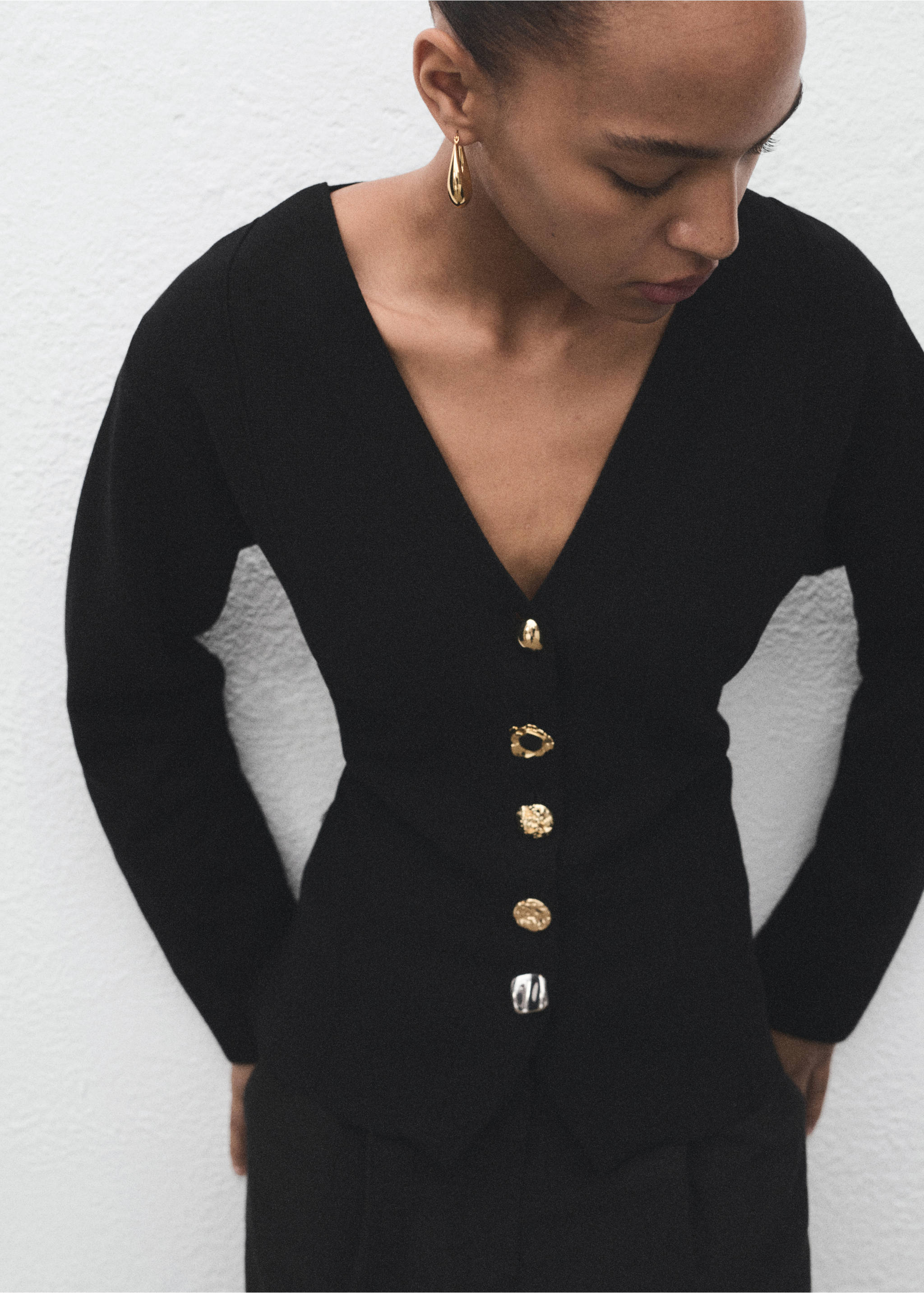 Knitted jacket with jewel buttons - Medium plane, Black. Ref: 17064139-00.