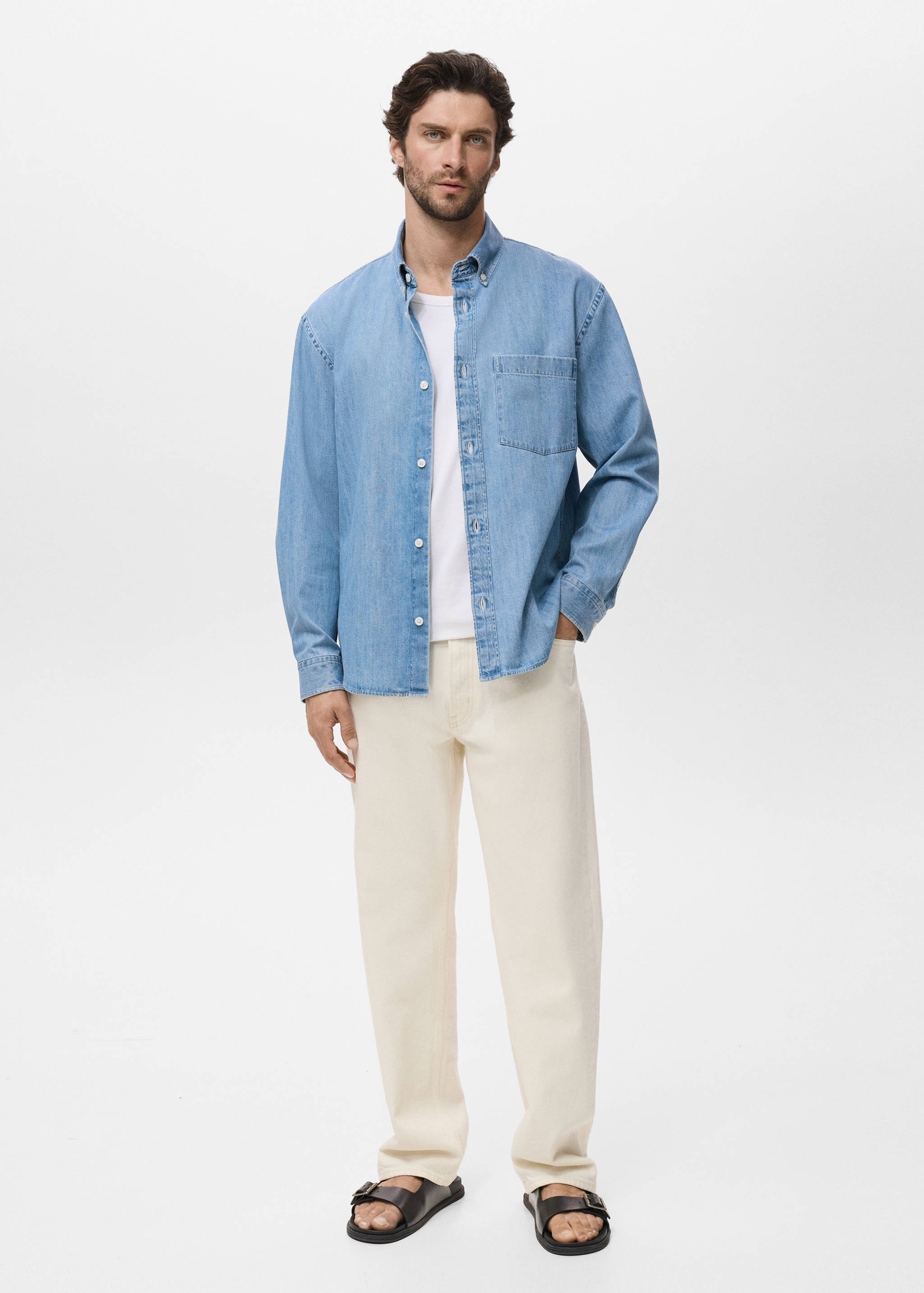 Camisa denim bolsillo - Plano general