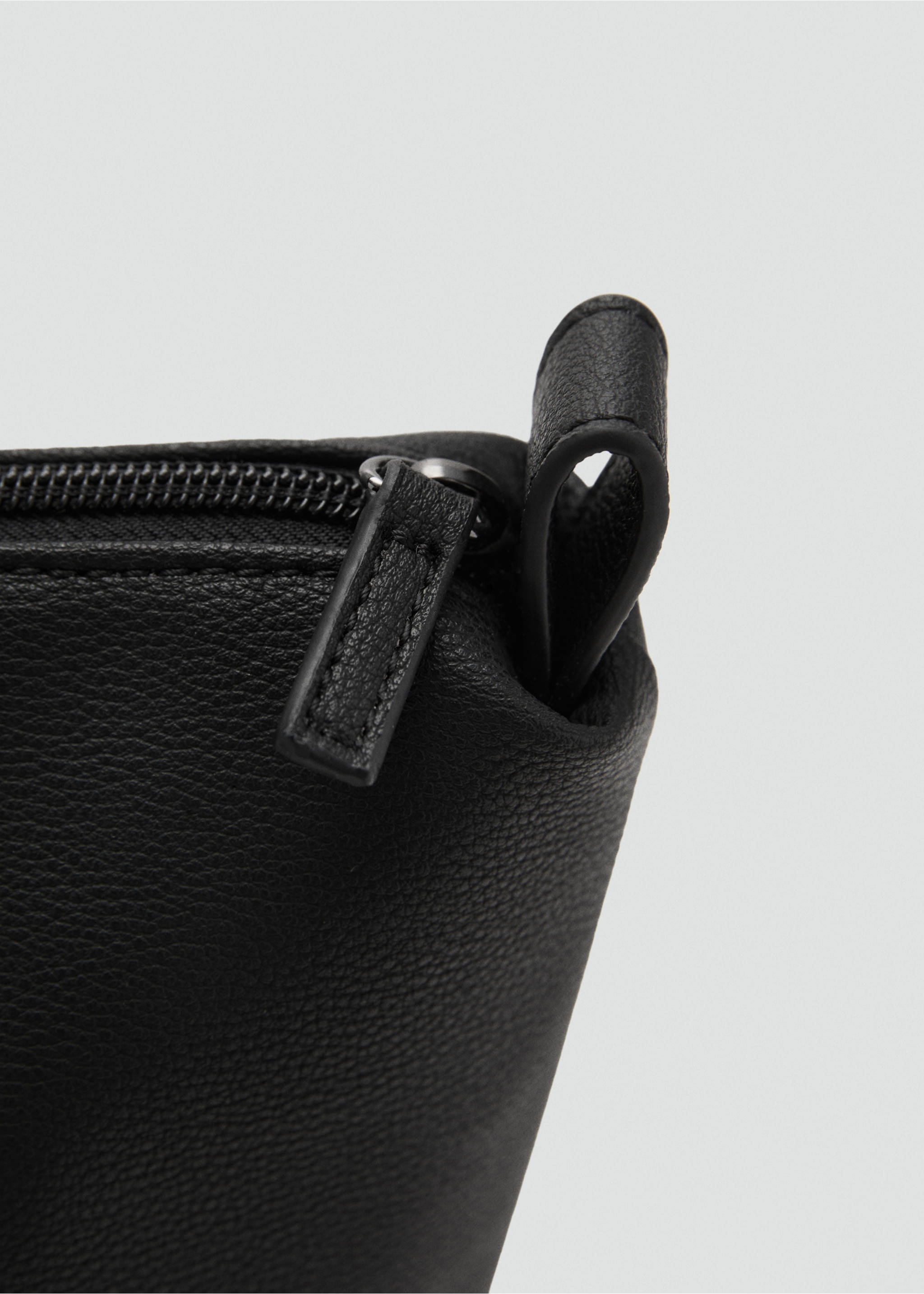 Faux-leather tote bag - Details of the article 3, Black. Ref: 17064430-00.