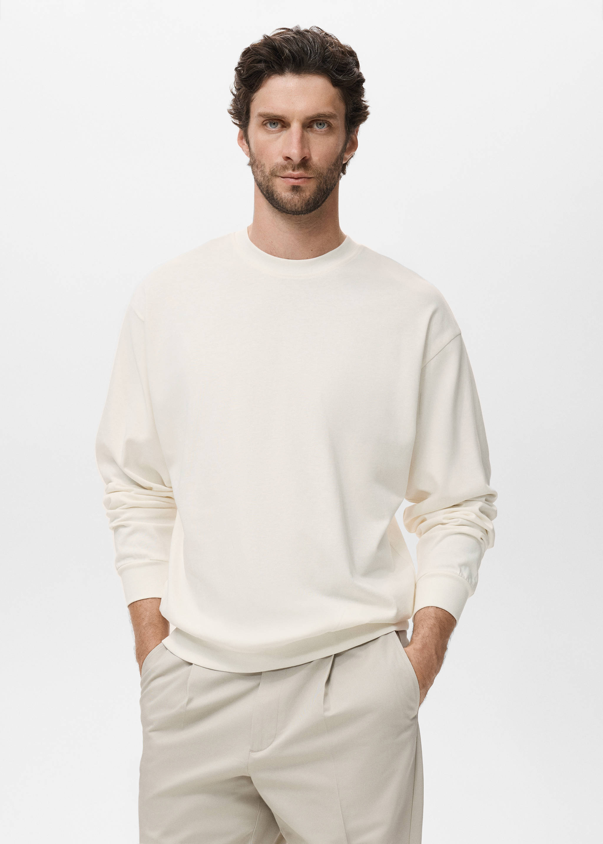 Sweatshirt aus 100 % Baumwolle im Relaxed Fit - Mittlere Ansicht