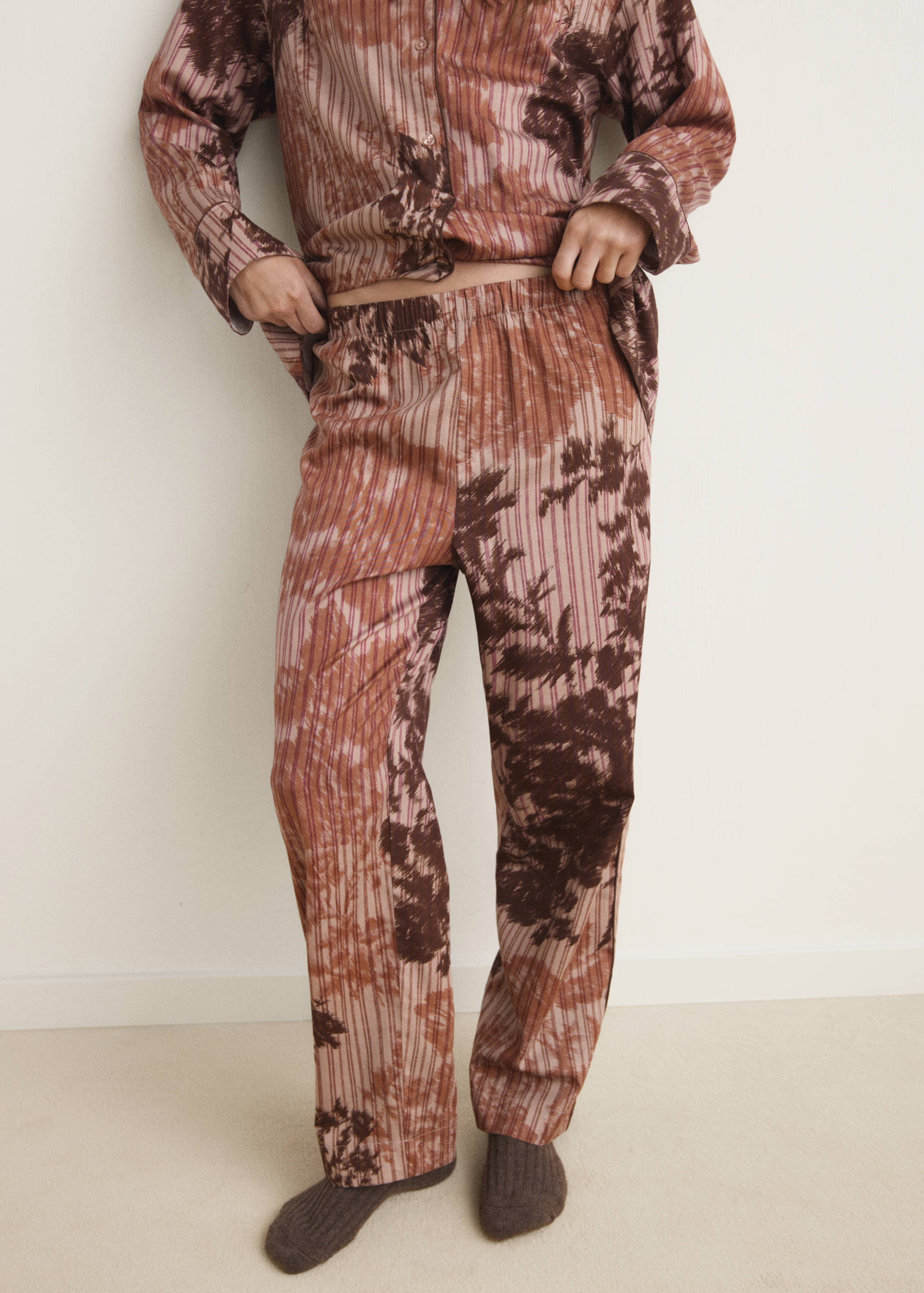 Pyjama bottoms with blurred print - Medium plane