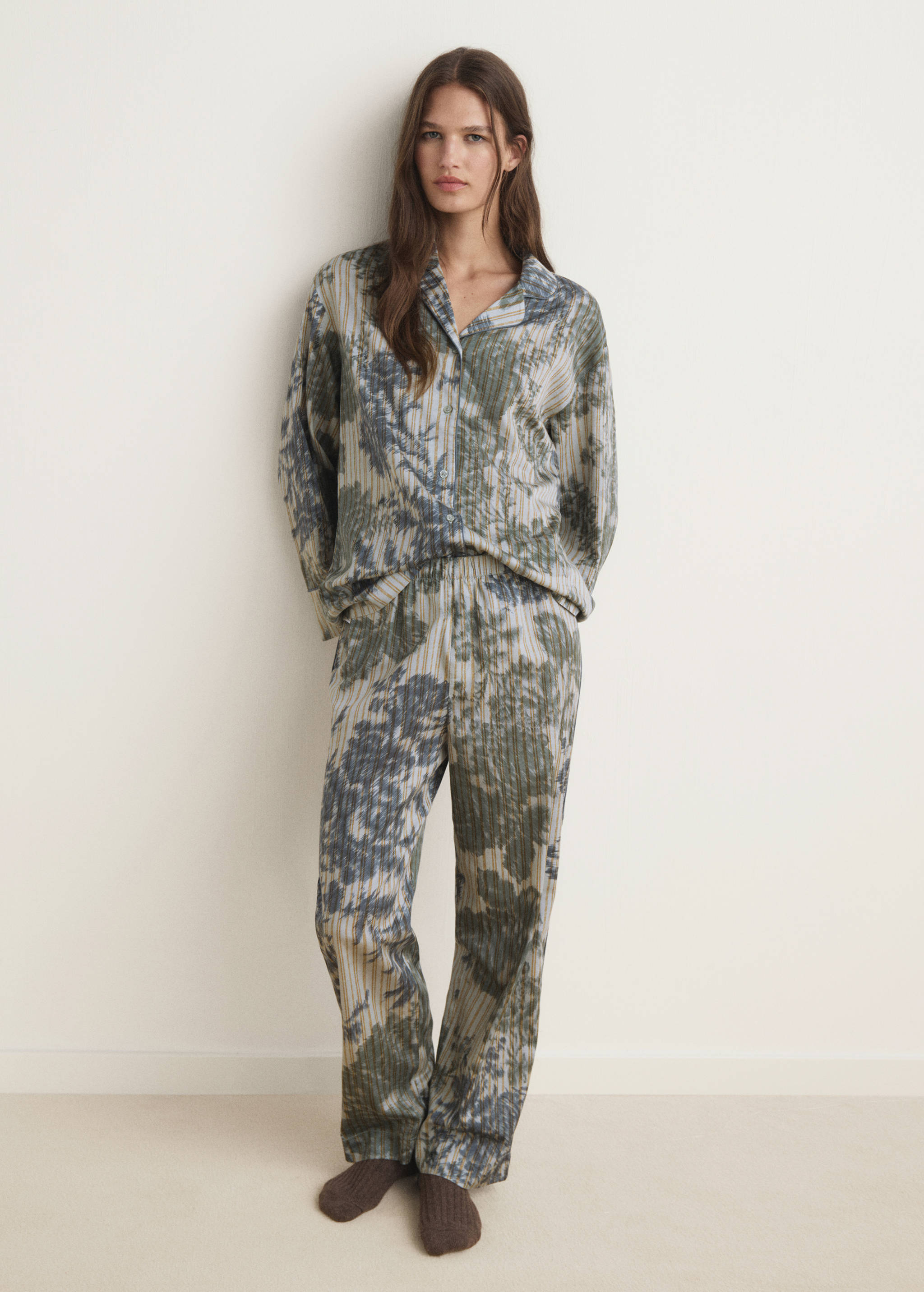 Pyjama bottoms with blurred print - General plane