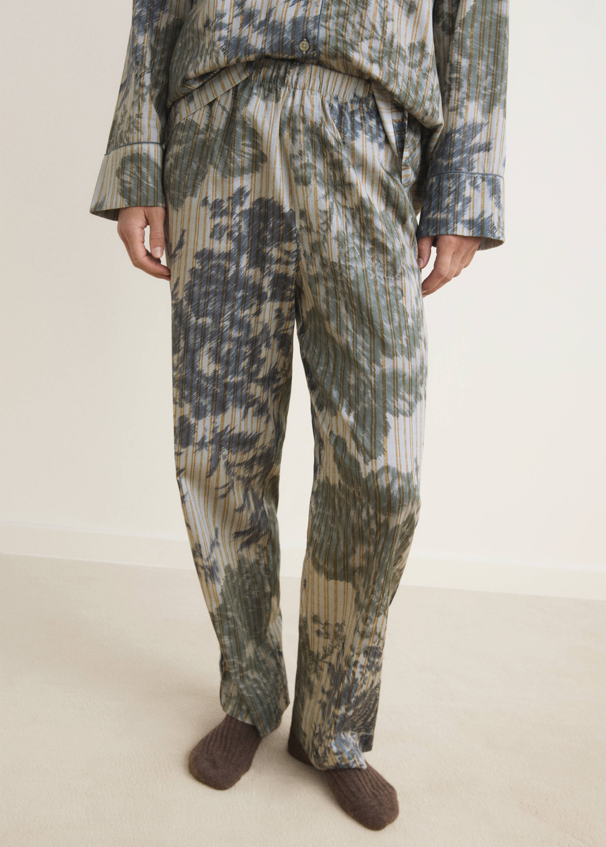 Pyjama bottoms with blurred print - Medium plane