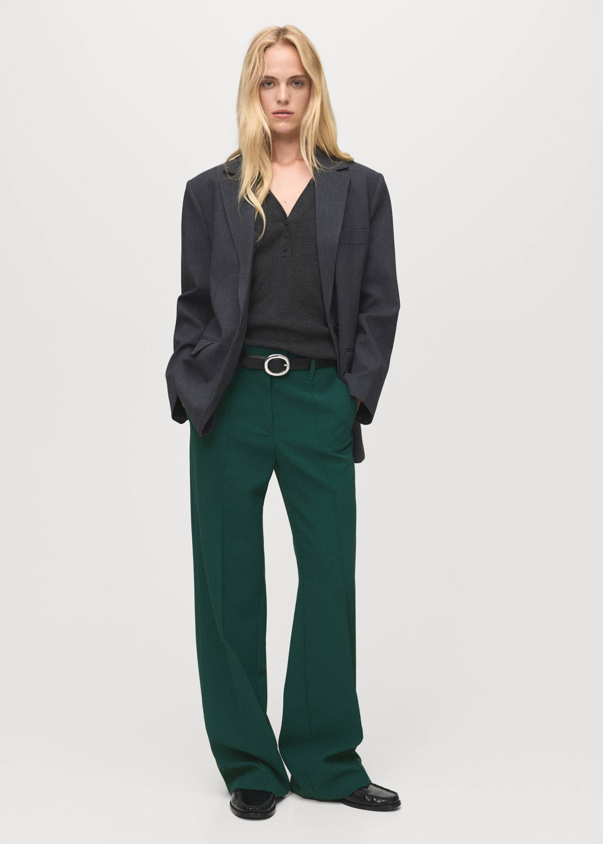 Straight mid-rise trousers - General plane