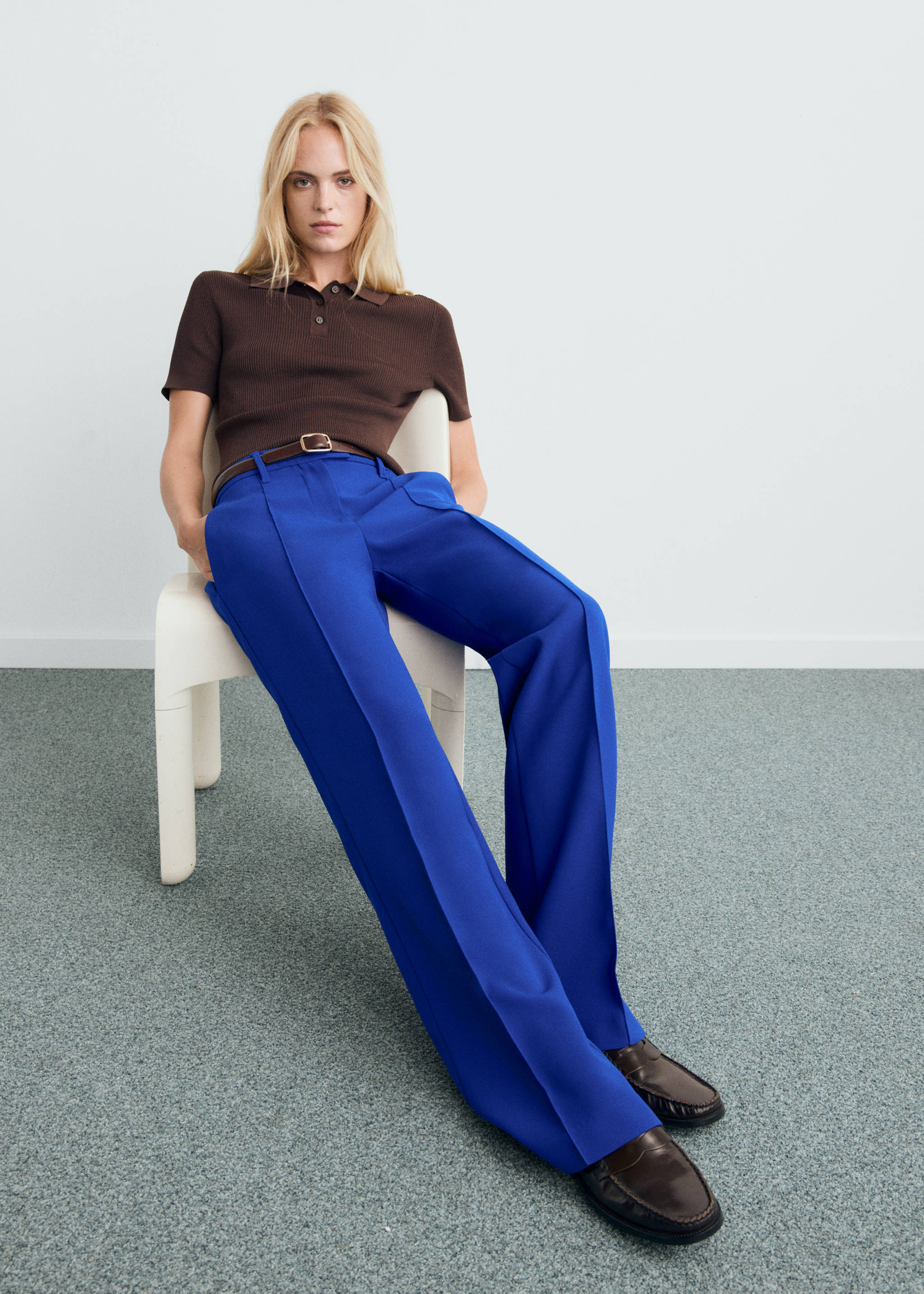 Straight mid-rise trousers - Details of the article 2