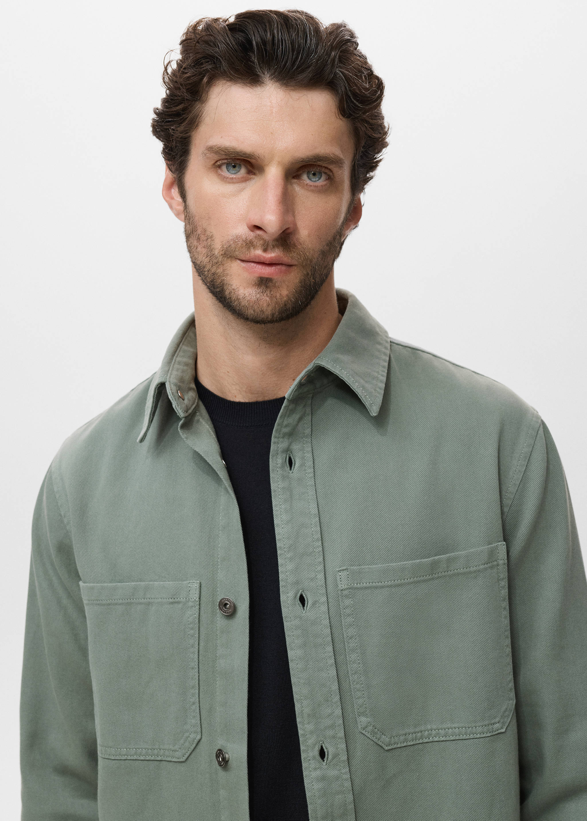 Denim overshirt pockets - Details of the article 1