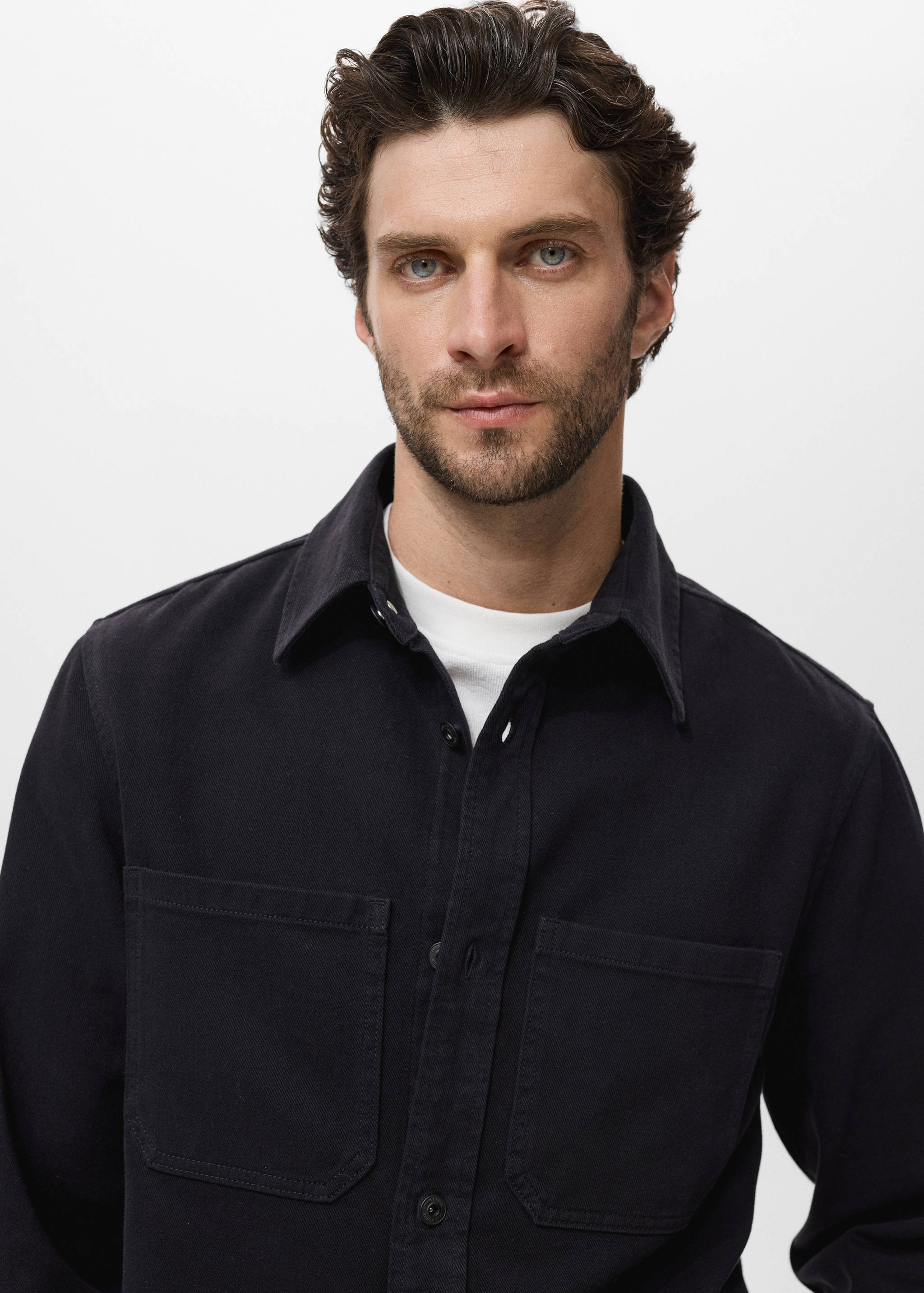 Denim overshirt pockets - Details of the article 1
