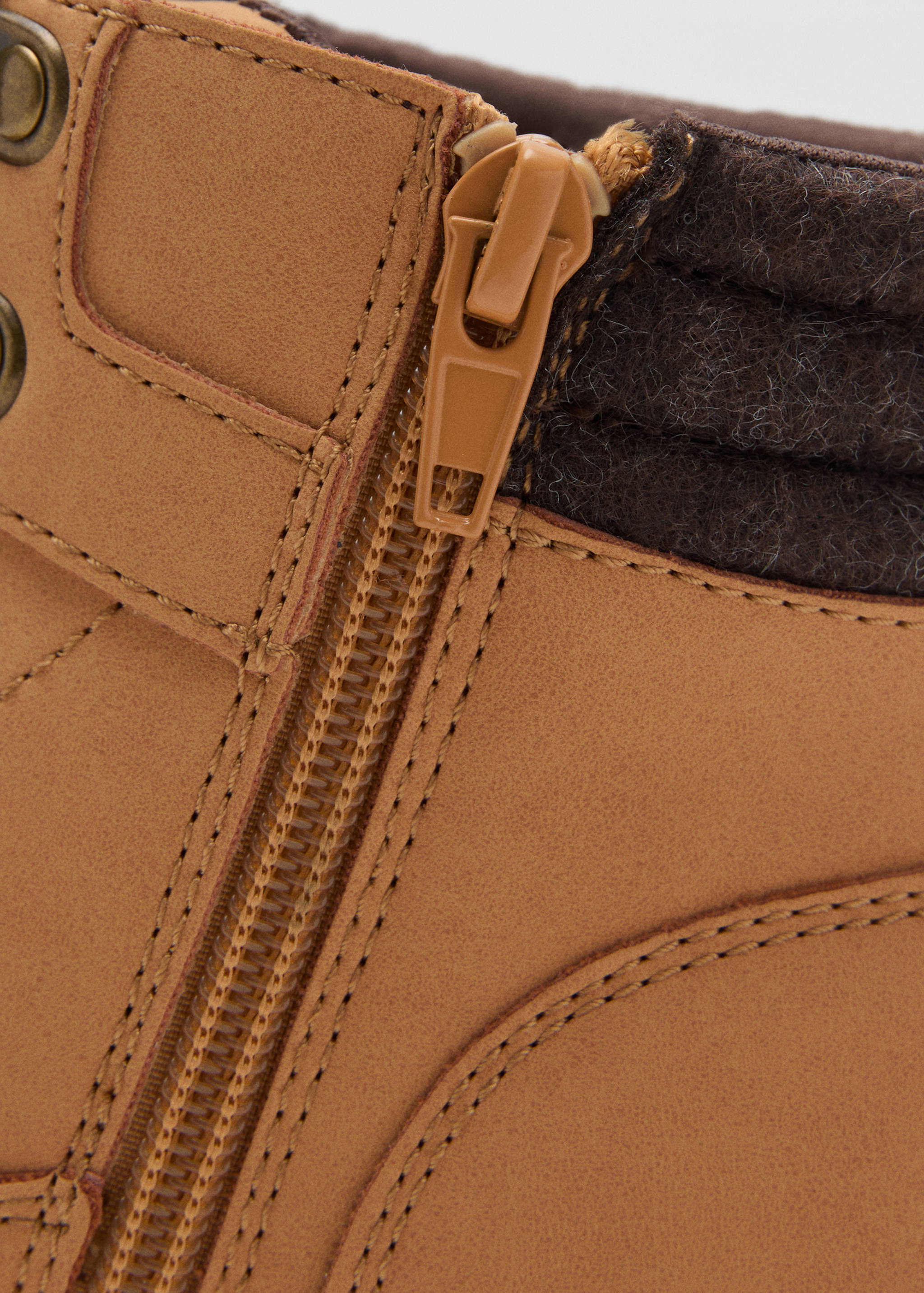 Schnürbare Bergstiefel - Detail des Artikels 2