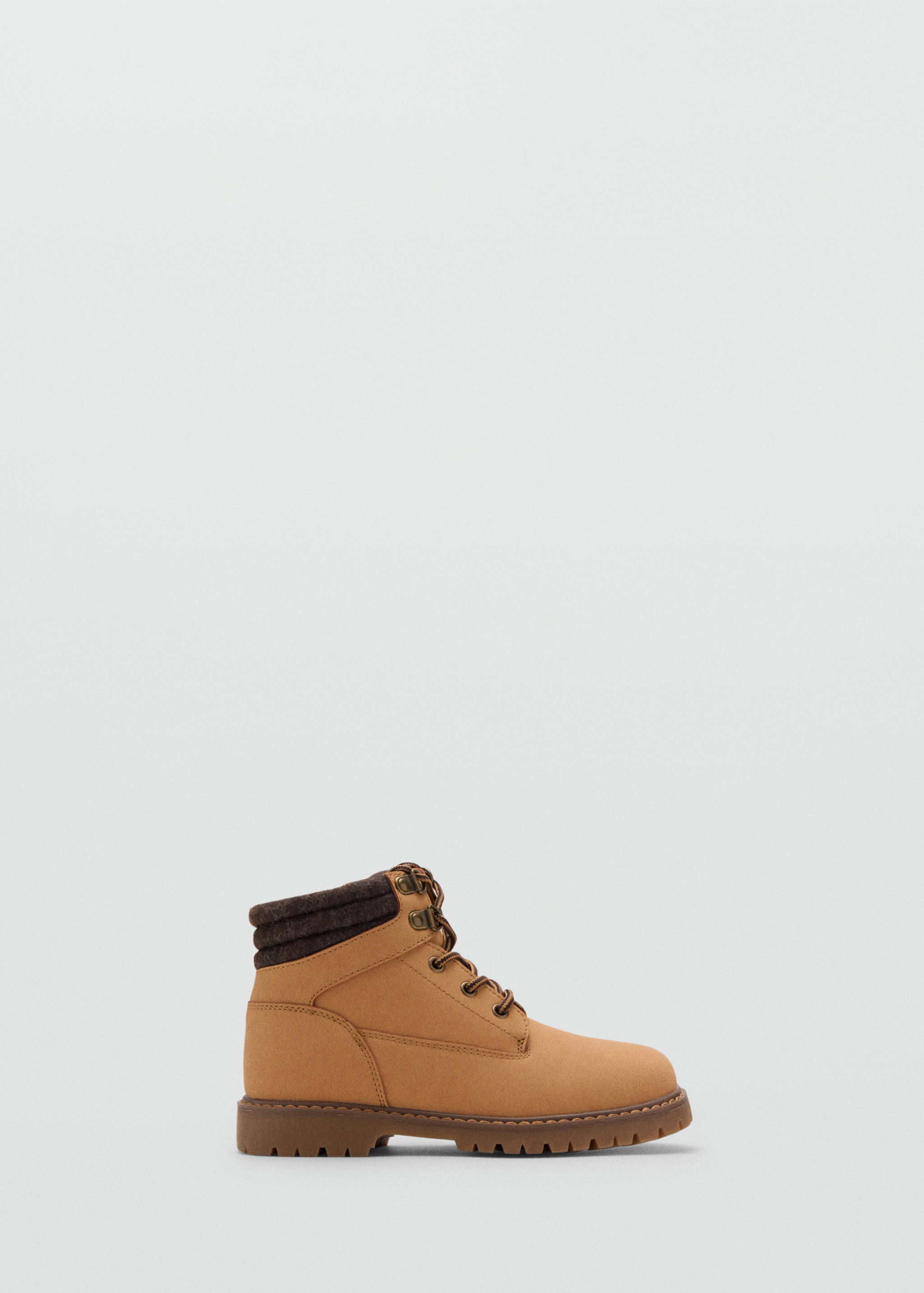 Schnürbare Bergstiefel - Artikel ohne Model