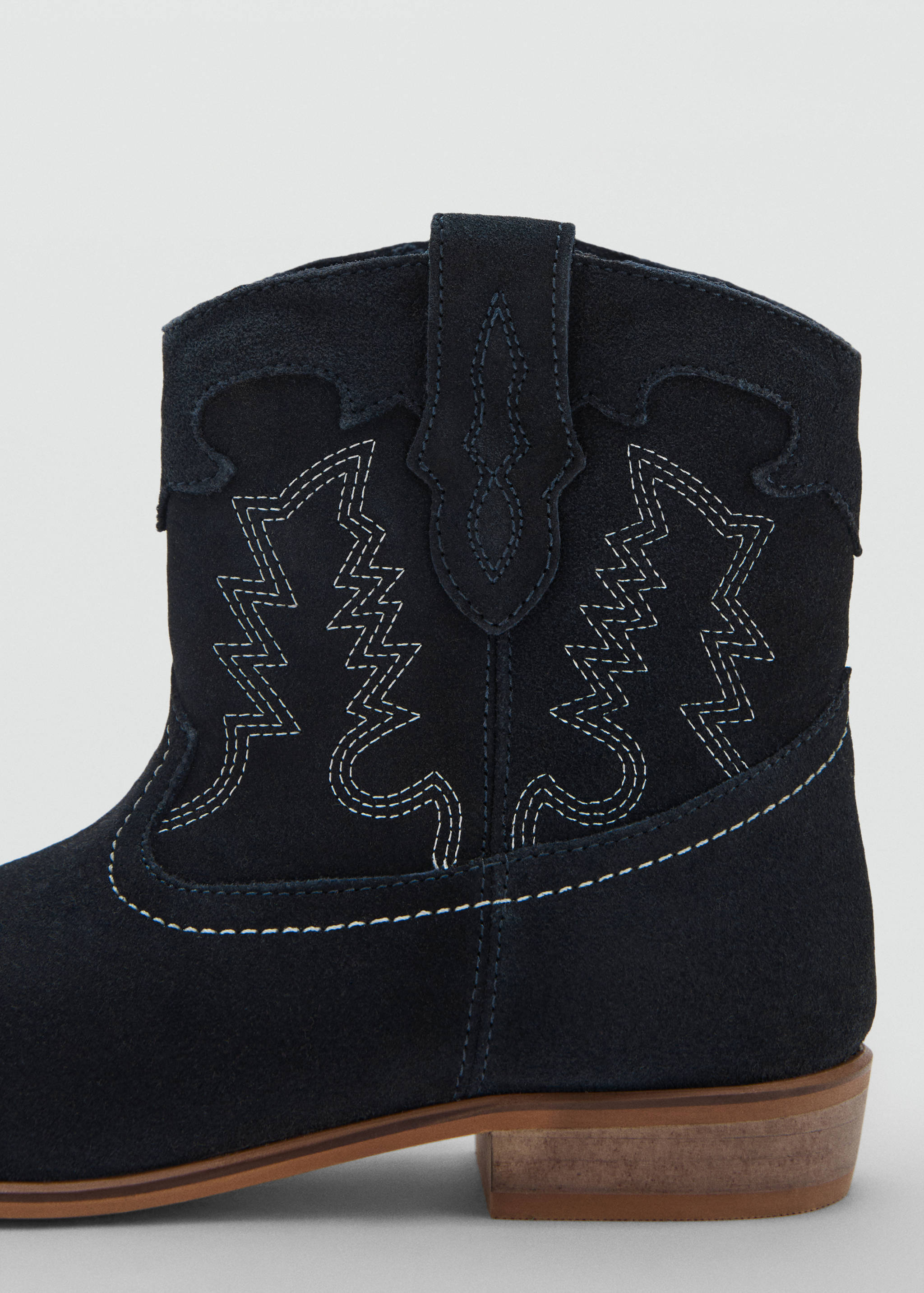 Broderade skinnboots - Detaljer om artikeln 1
