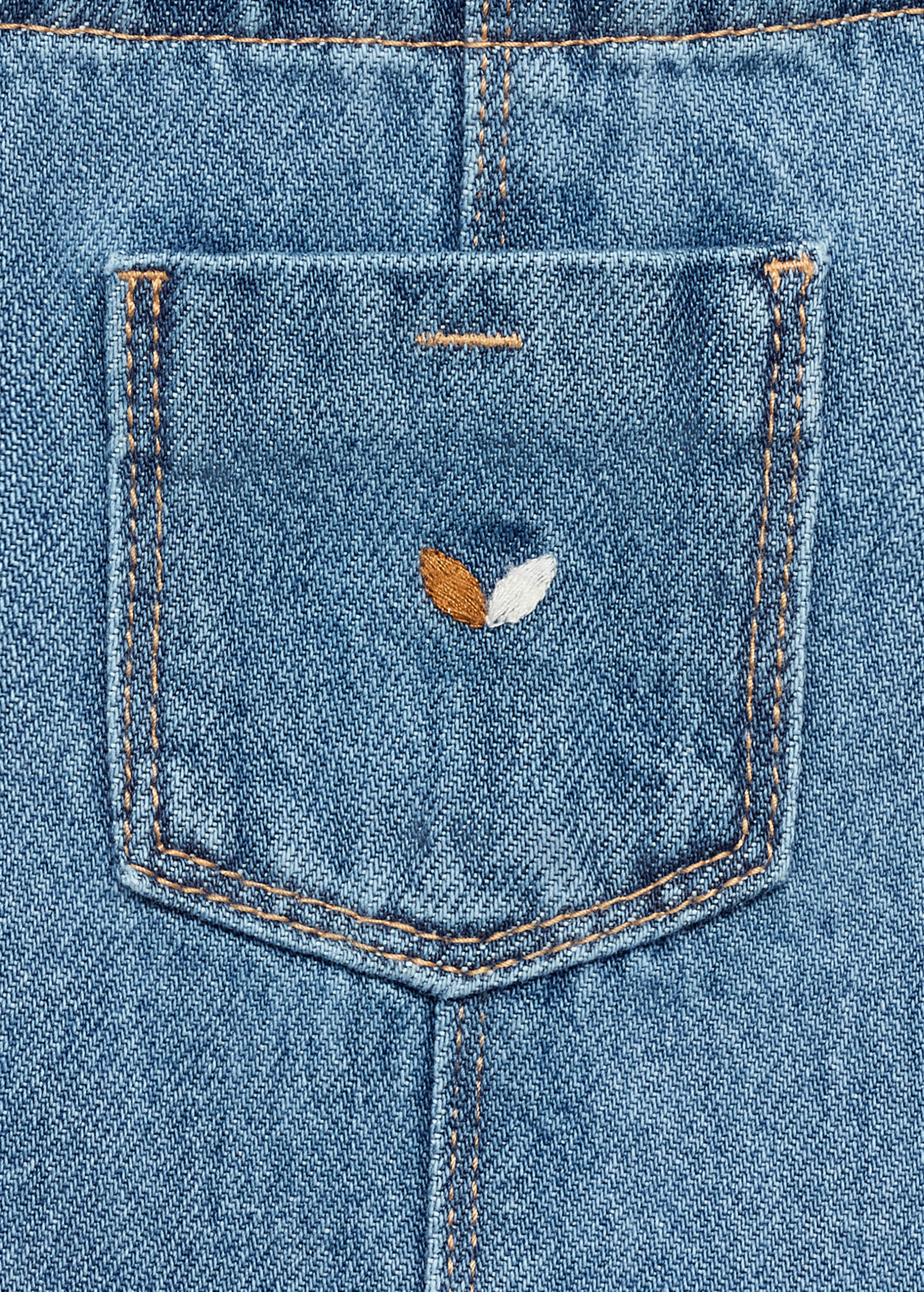 Broderad förklädesklänning i denim - Detaljer om artikeln 0