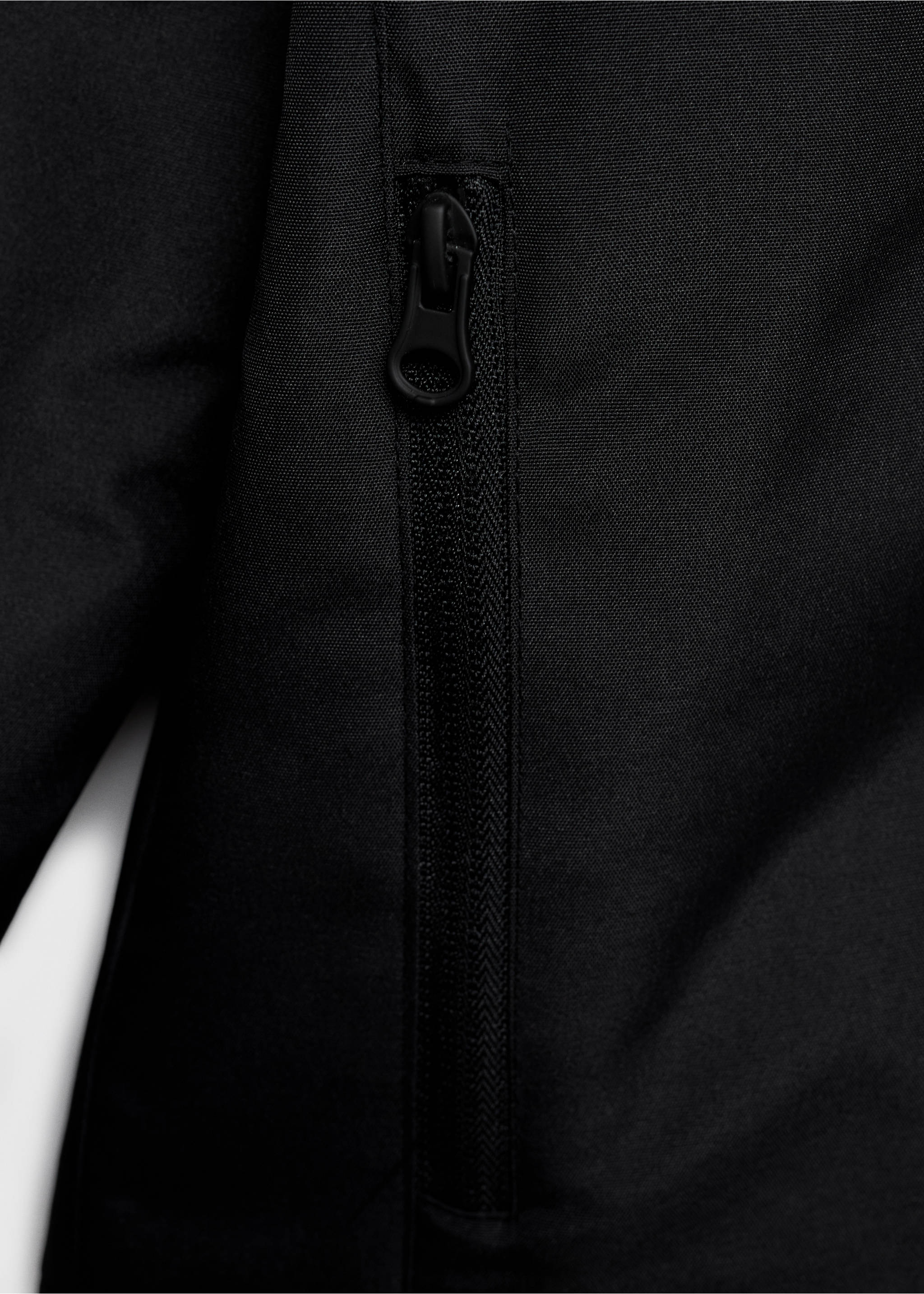 Anorak capucha - Detalle del artículo 0, Negro. Ref: 17065785-00.