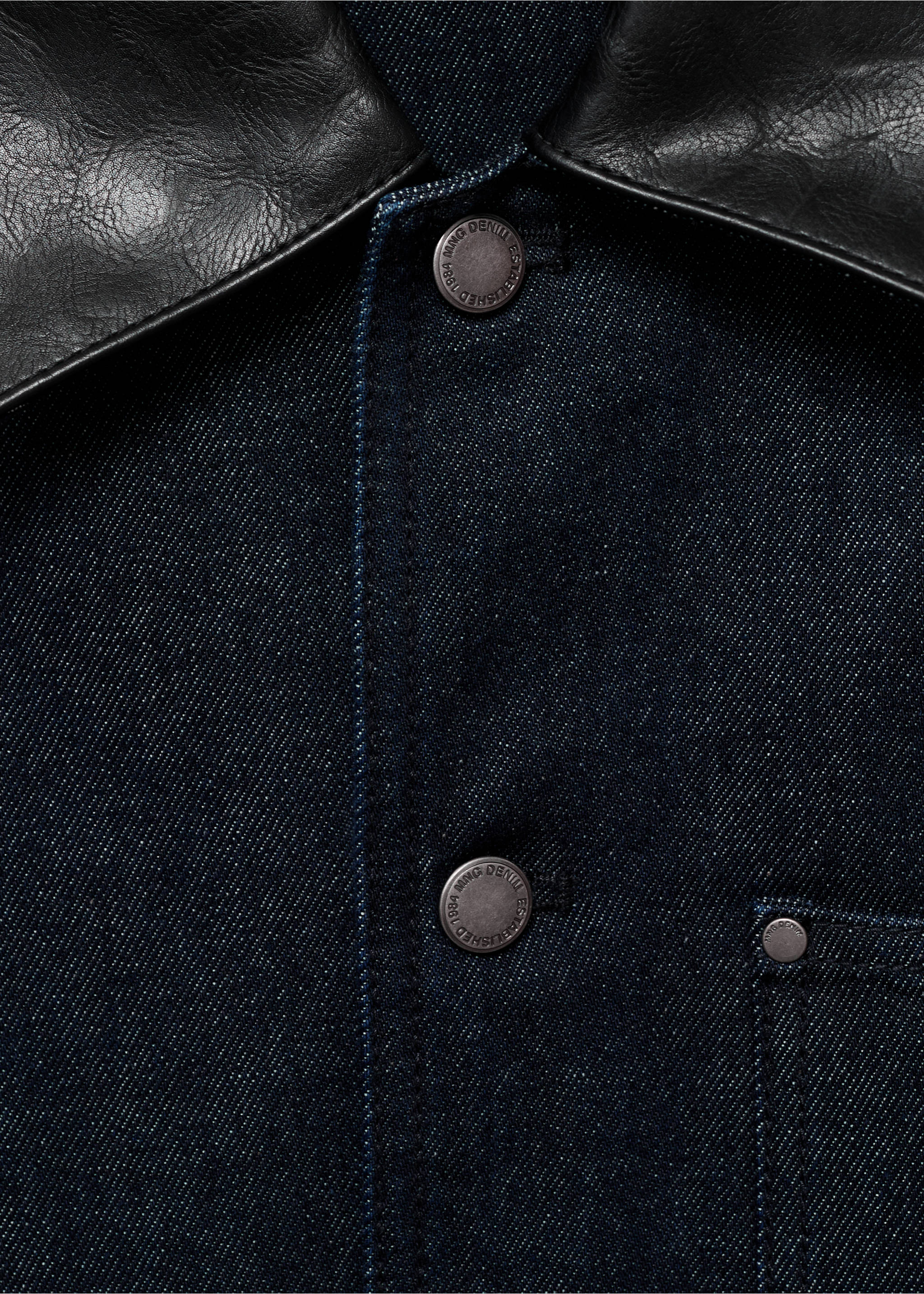 Veste en jean col en cuir synthétique - Détail de l'article 8, Bleu. Ref: 17065812-00.