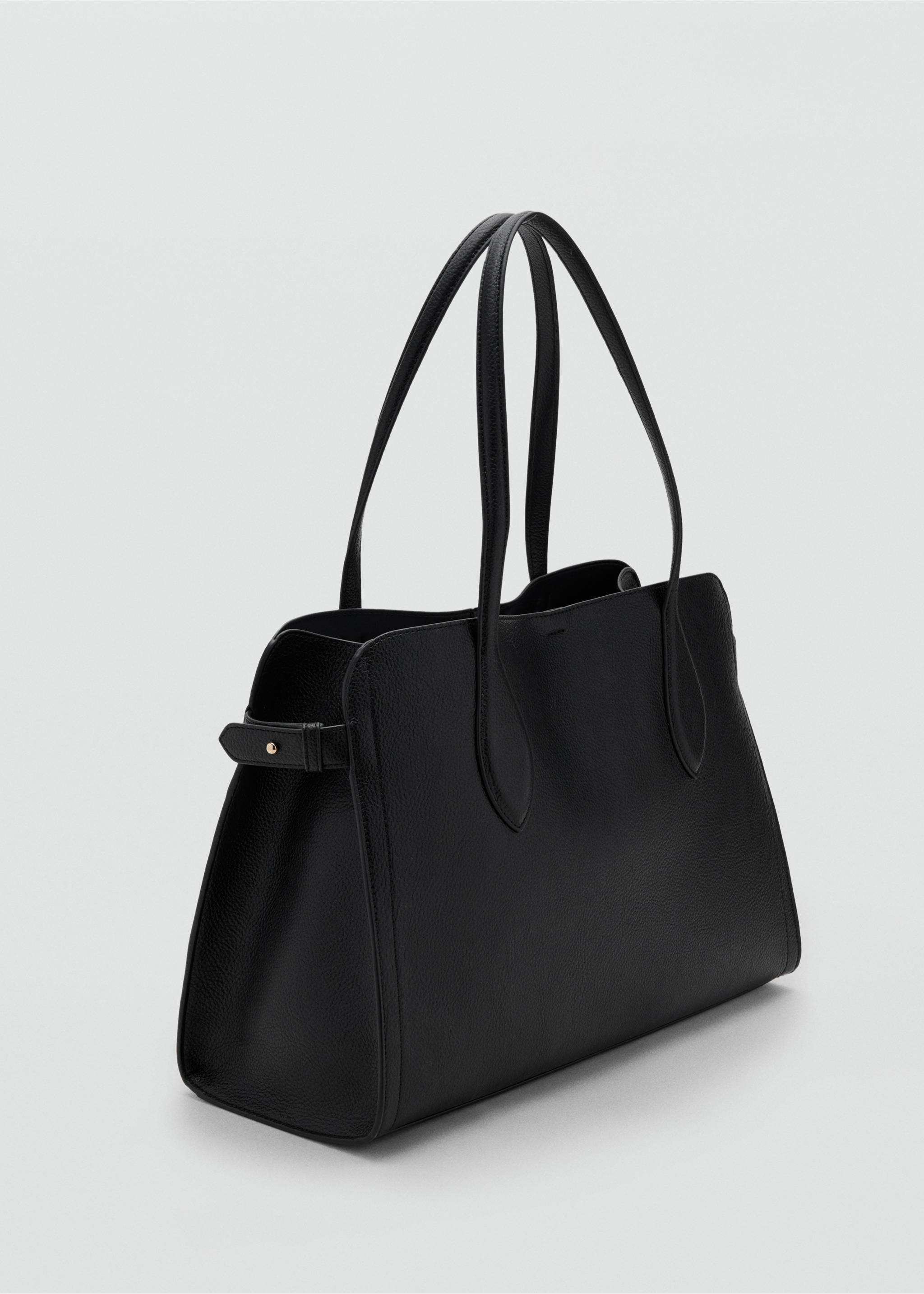 Mittlere Tasche mit Narbenleder-Effekt - Mittlere Ansicht, Schwarz. Ref: 17065815-00.