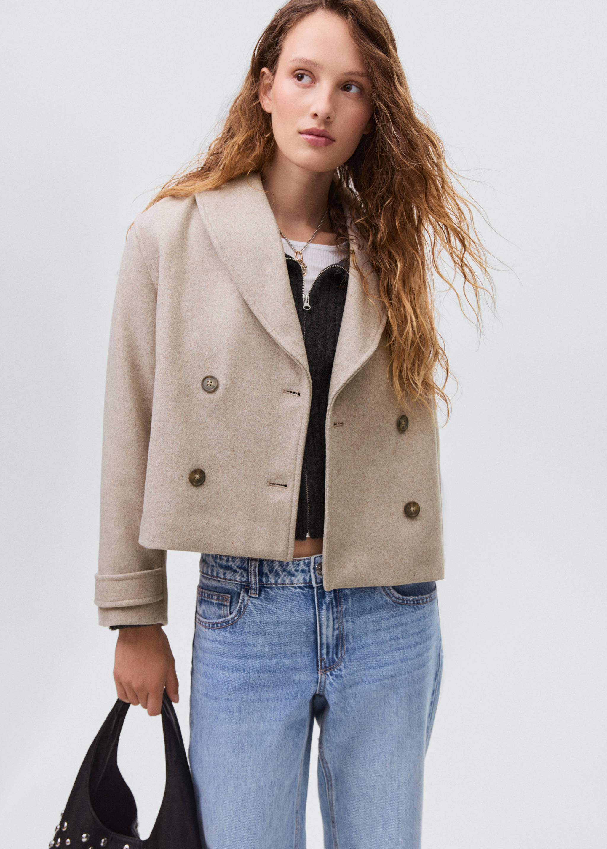 Manteau drap de  laine - Plan moyen