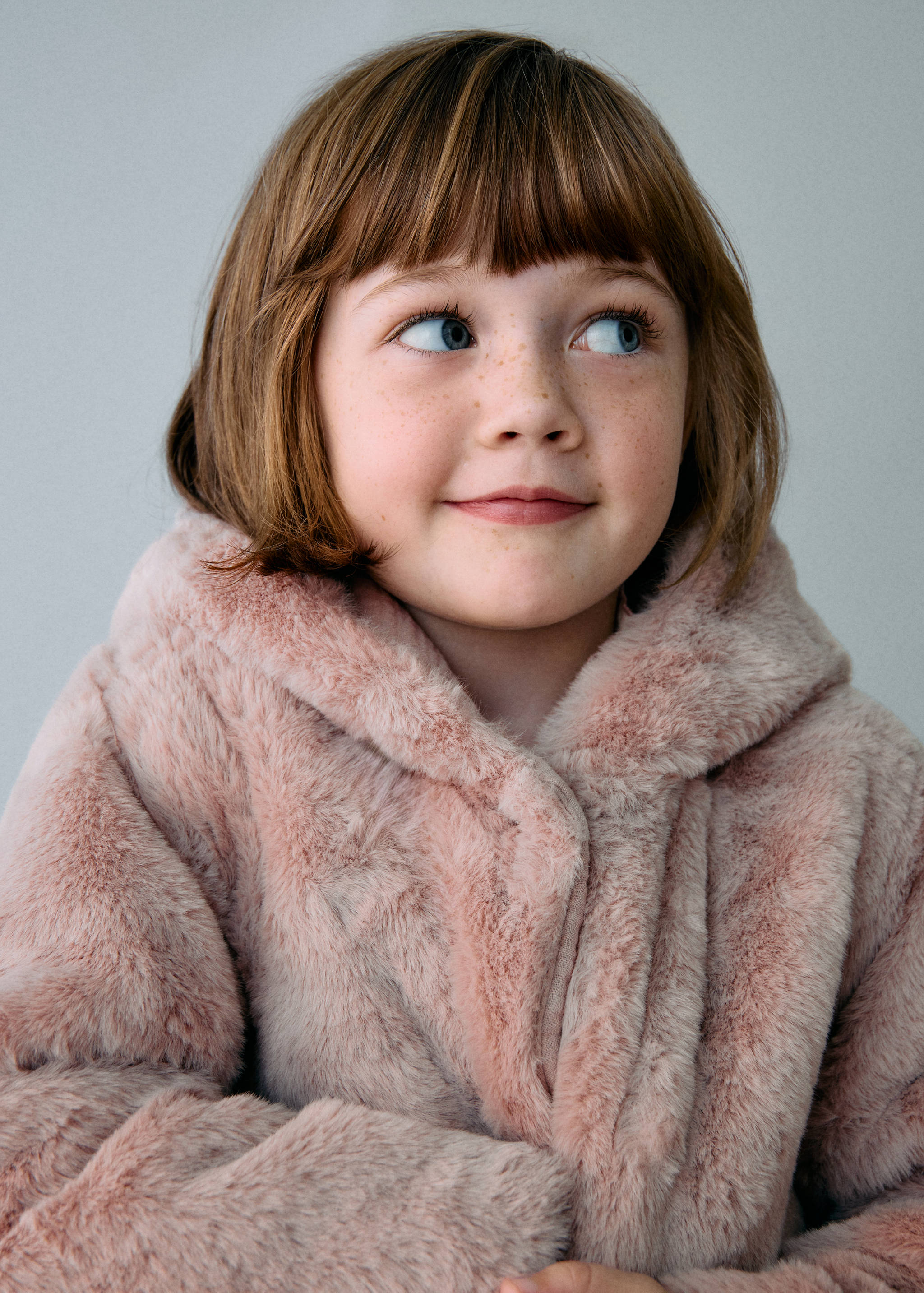 Hooded fur-effect coat - Details of the article 1