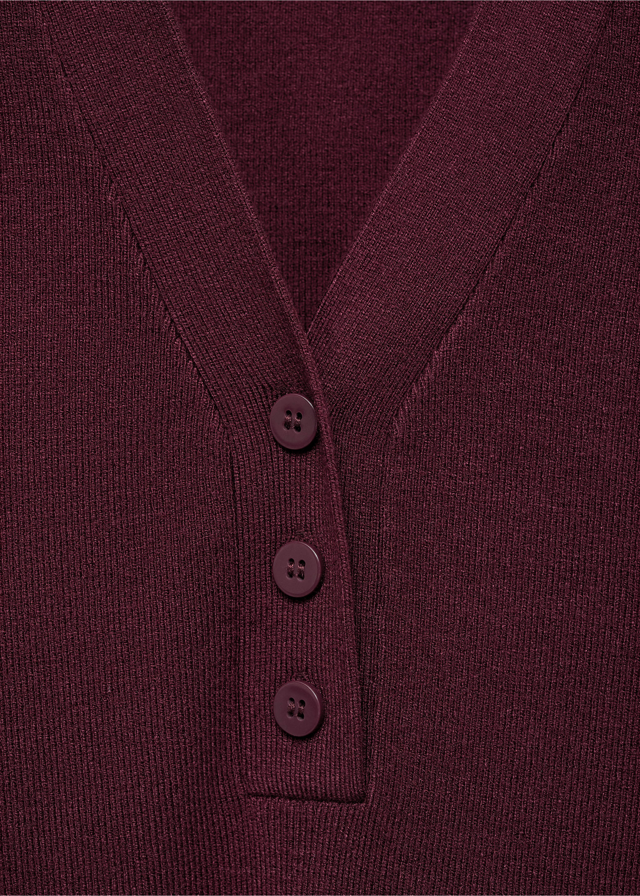 Fine-knit sweater with shirt collar - Details of the article 8, Wine. Ref: 17065981-00.