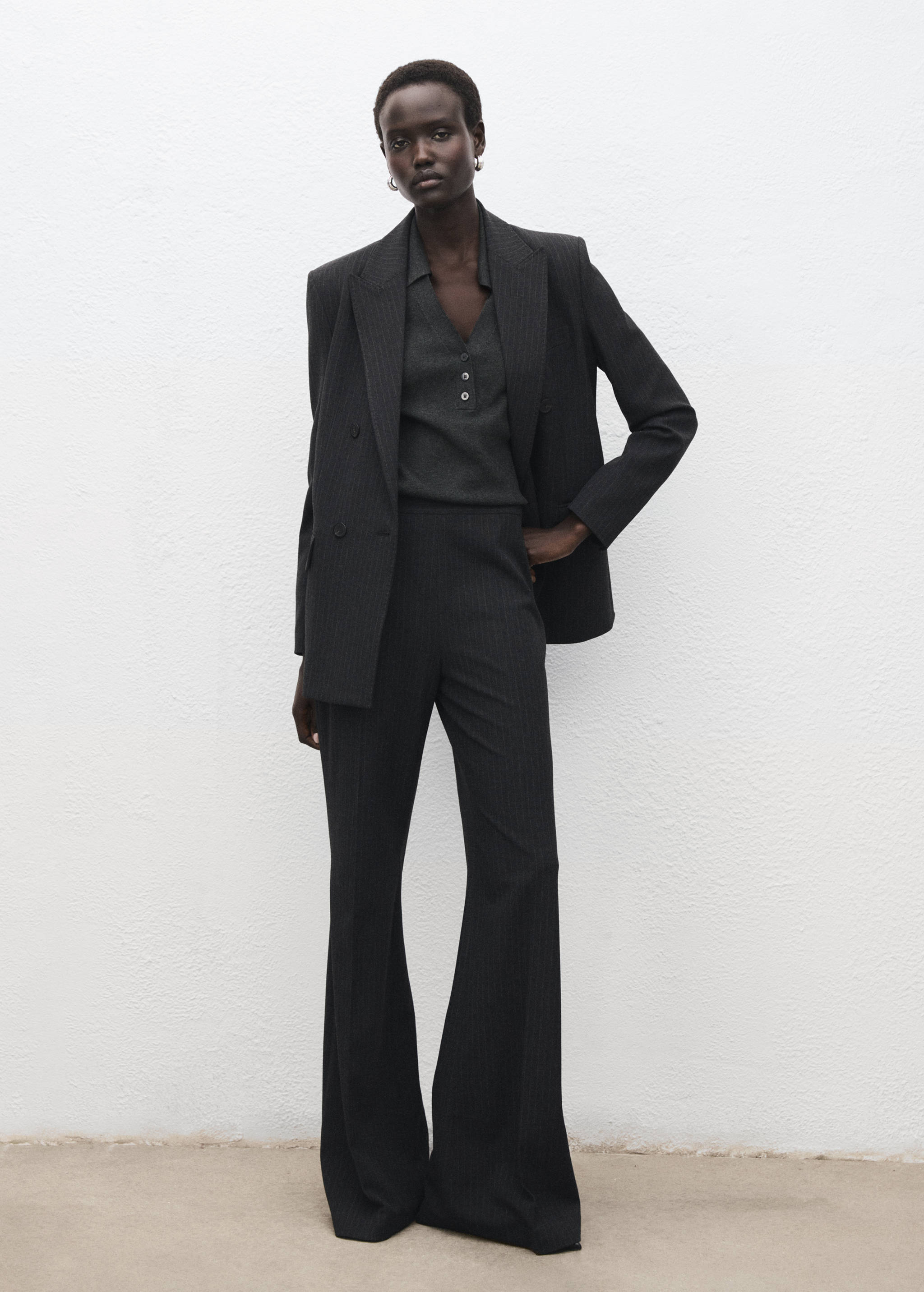 Fine-knit sweater with shirt collar - General plane