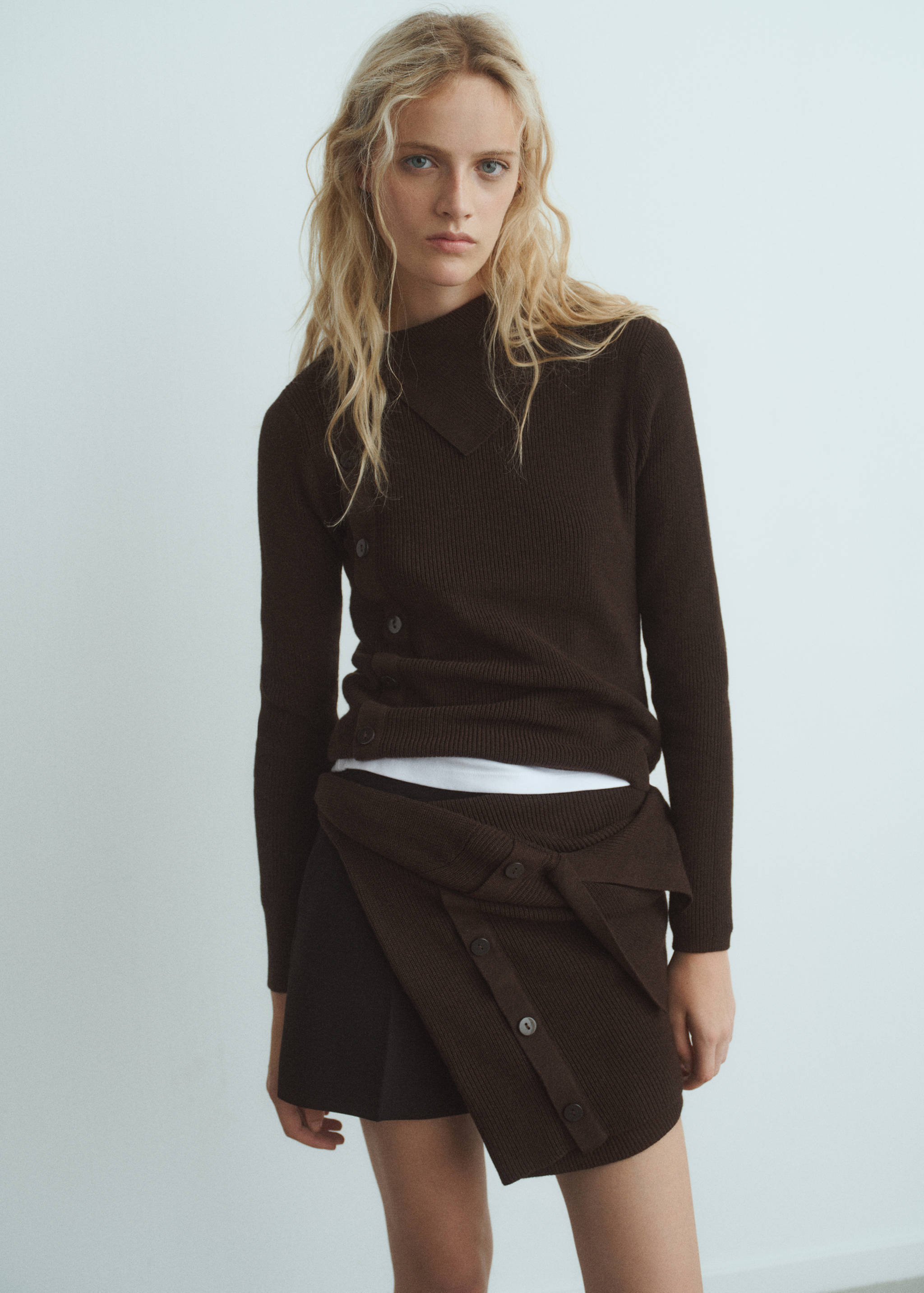 Pull col asymétrique boutons - Plan moyen