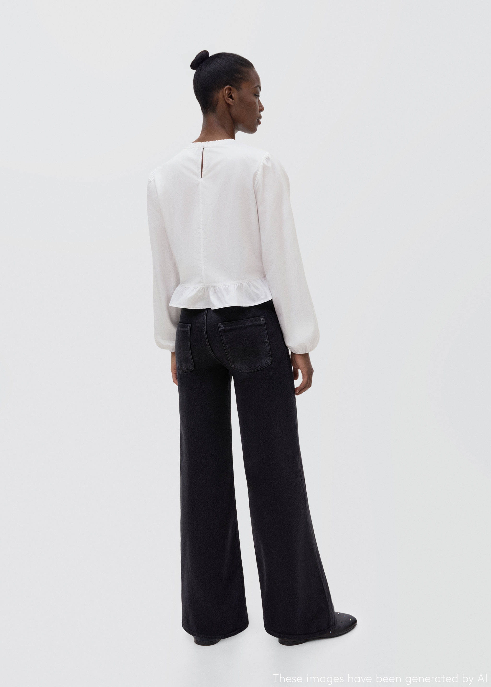 Ruffled cotton blouse - Reverse of the article