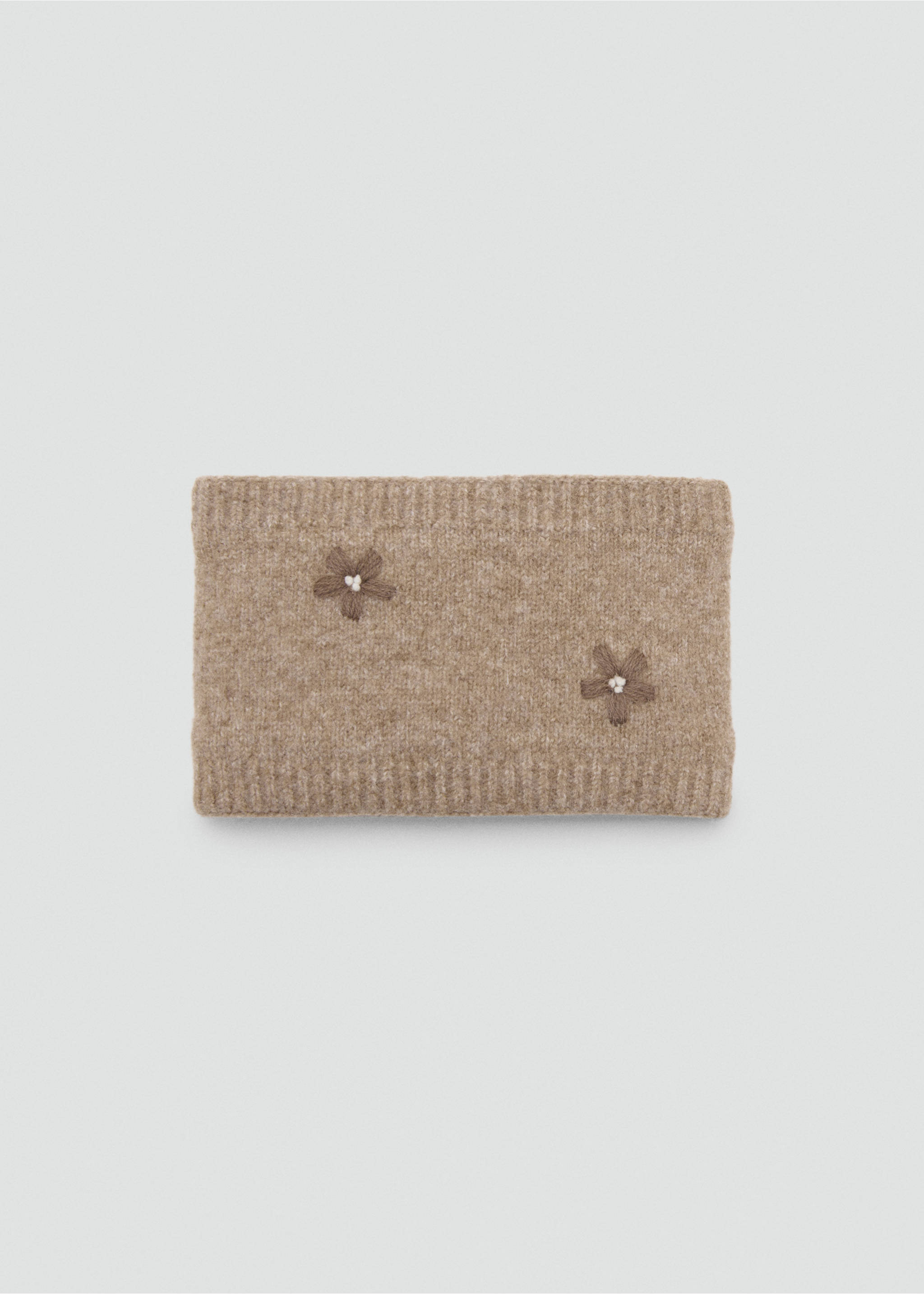 Gebreide geborduurde sjaal - Artikel zonder model, Zand. Ref: 17066347-00.