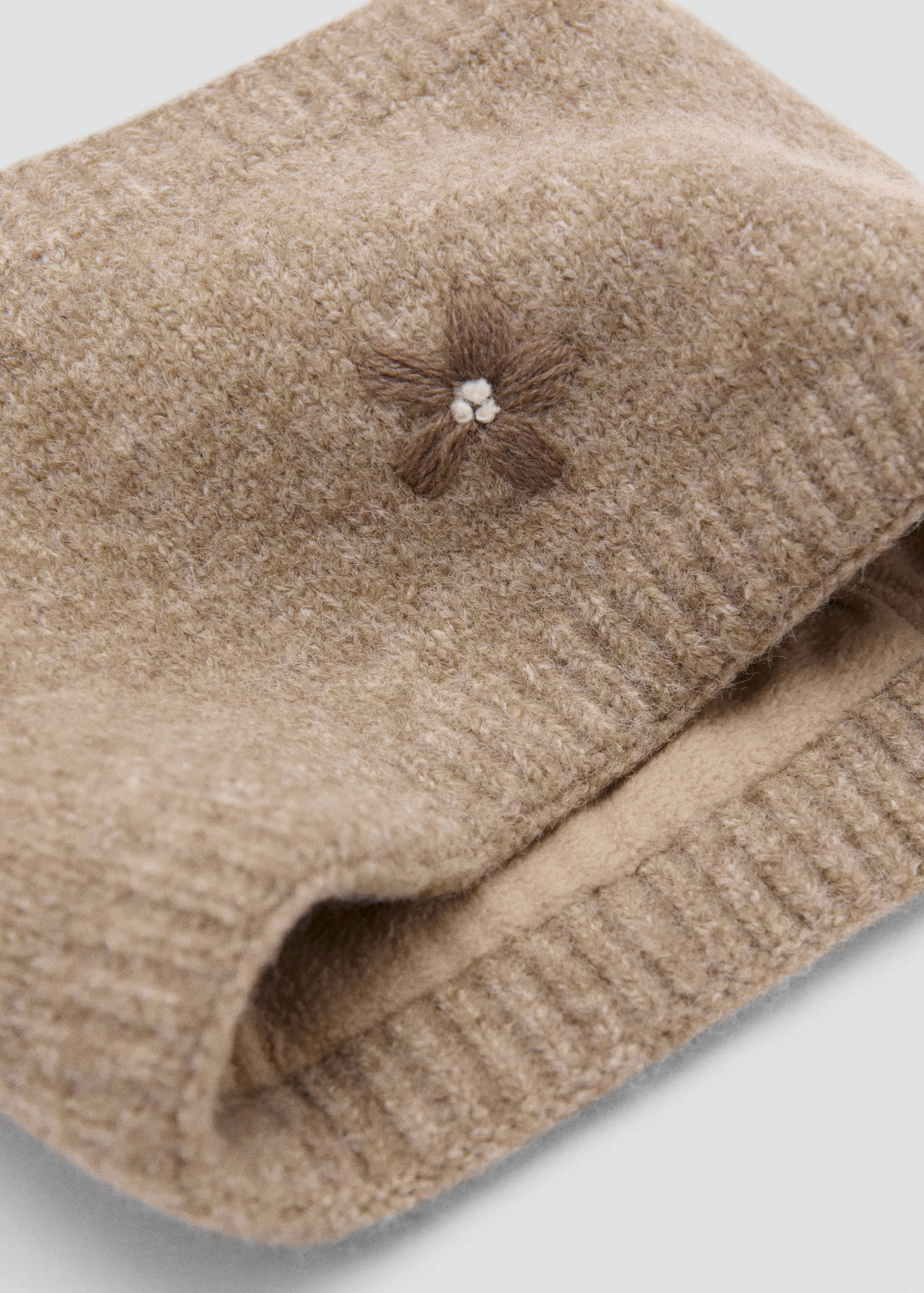 Embroidered knitted scarf - Medium plane