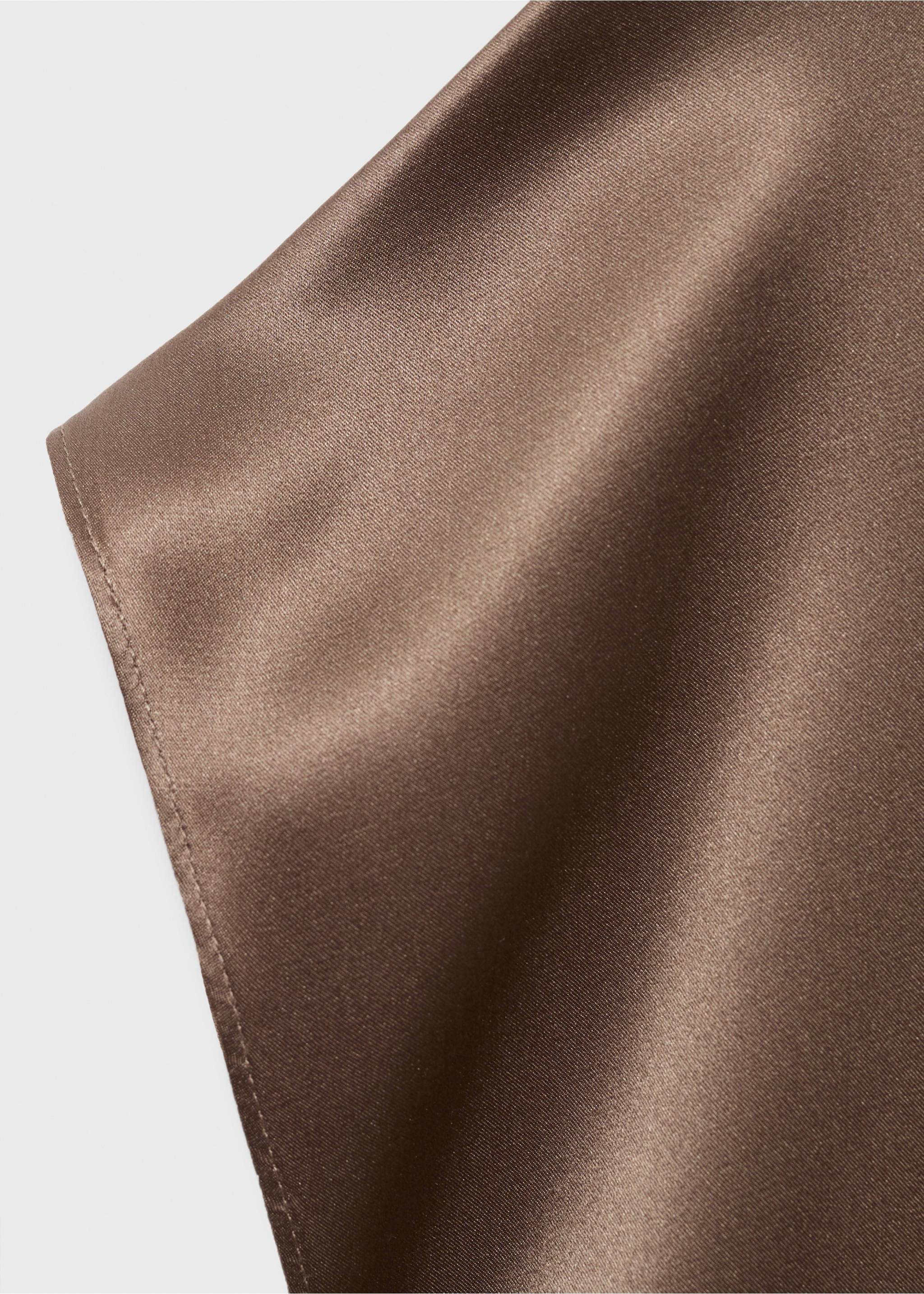 Satijnachtige blouse 100% zijde met trechterhals - Detail van het artikel 0, Middenbruin. Ref: 17066348-00.