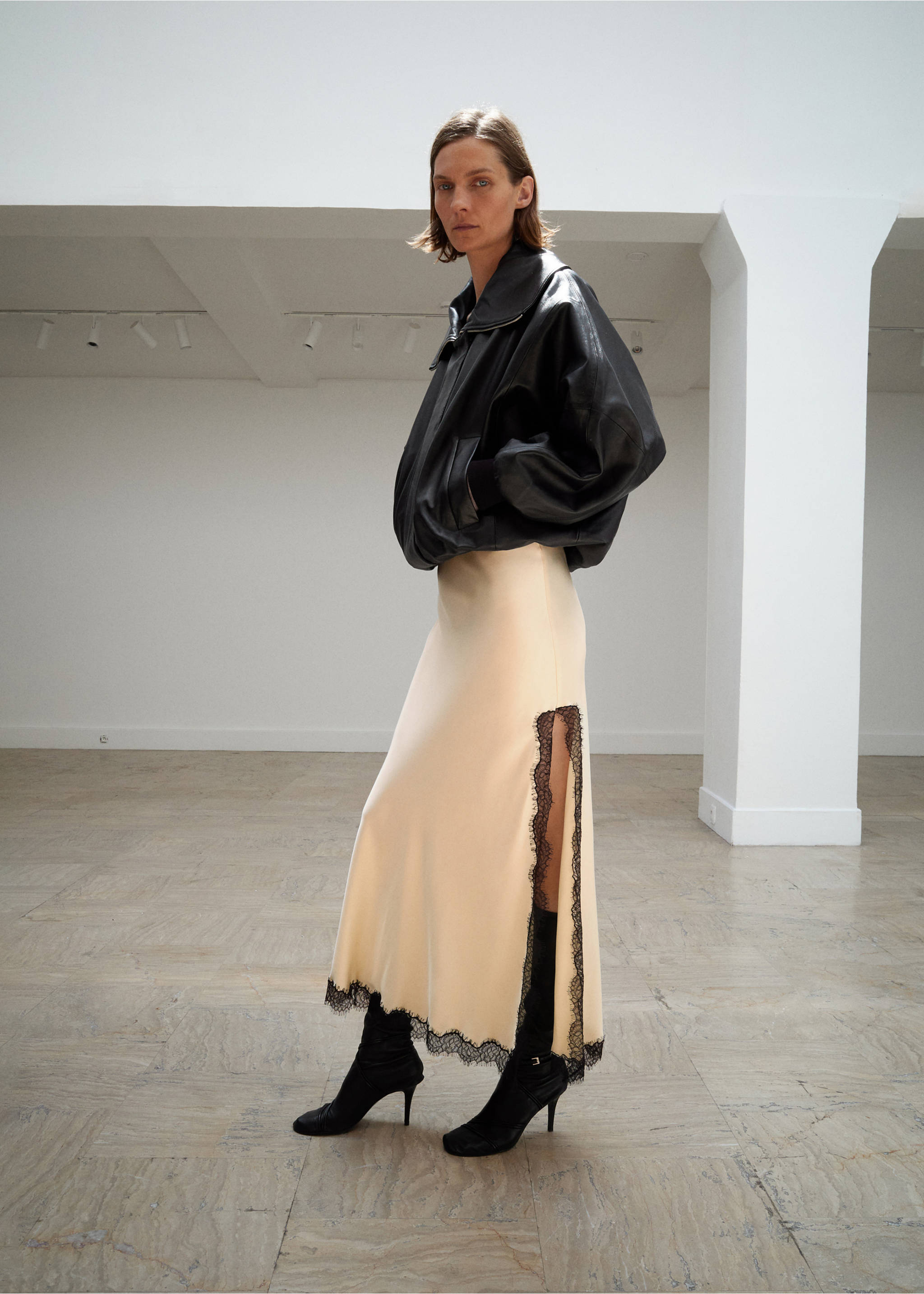 High leather boots with straps - Details of the article 9, Black. Ref: 17066355-00.