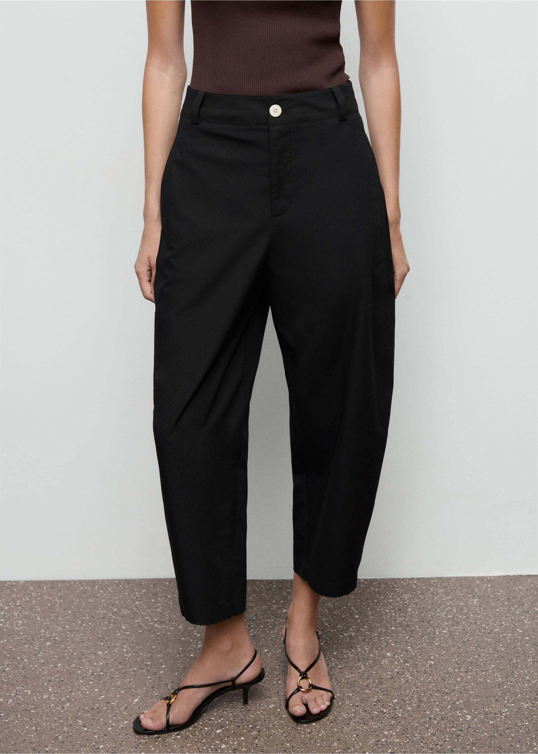 High-waisted balloon trousers - Medium plane, Black. Ref: 17066731-00.