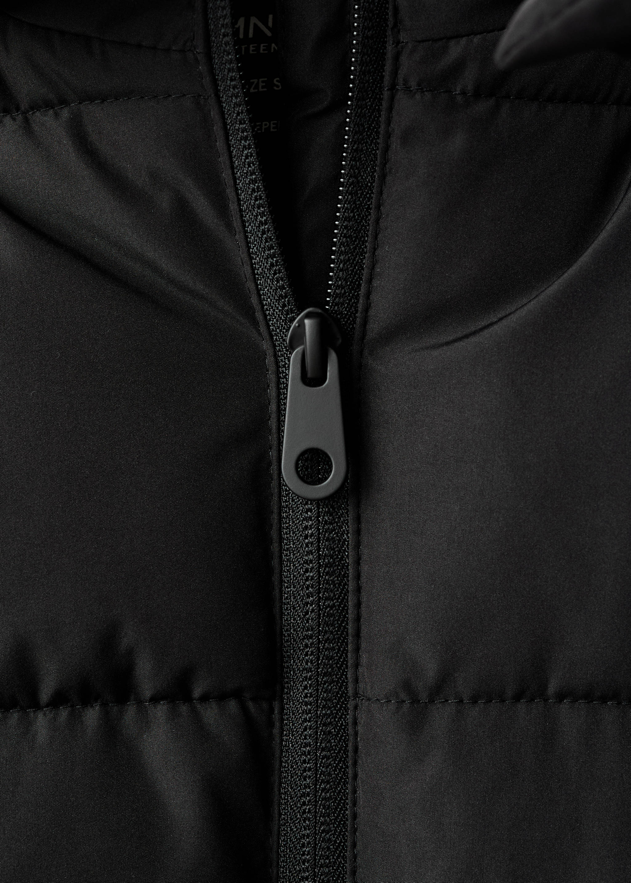 Gepolsterter Anorak mit Kapuze - Detail des Artikels 8
