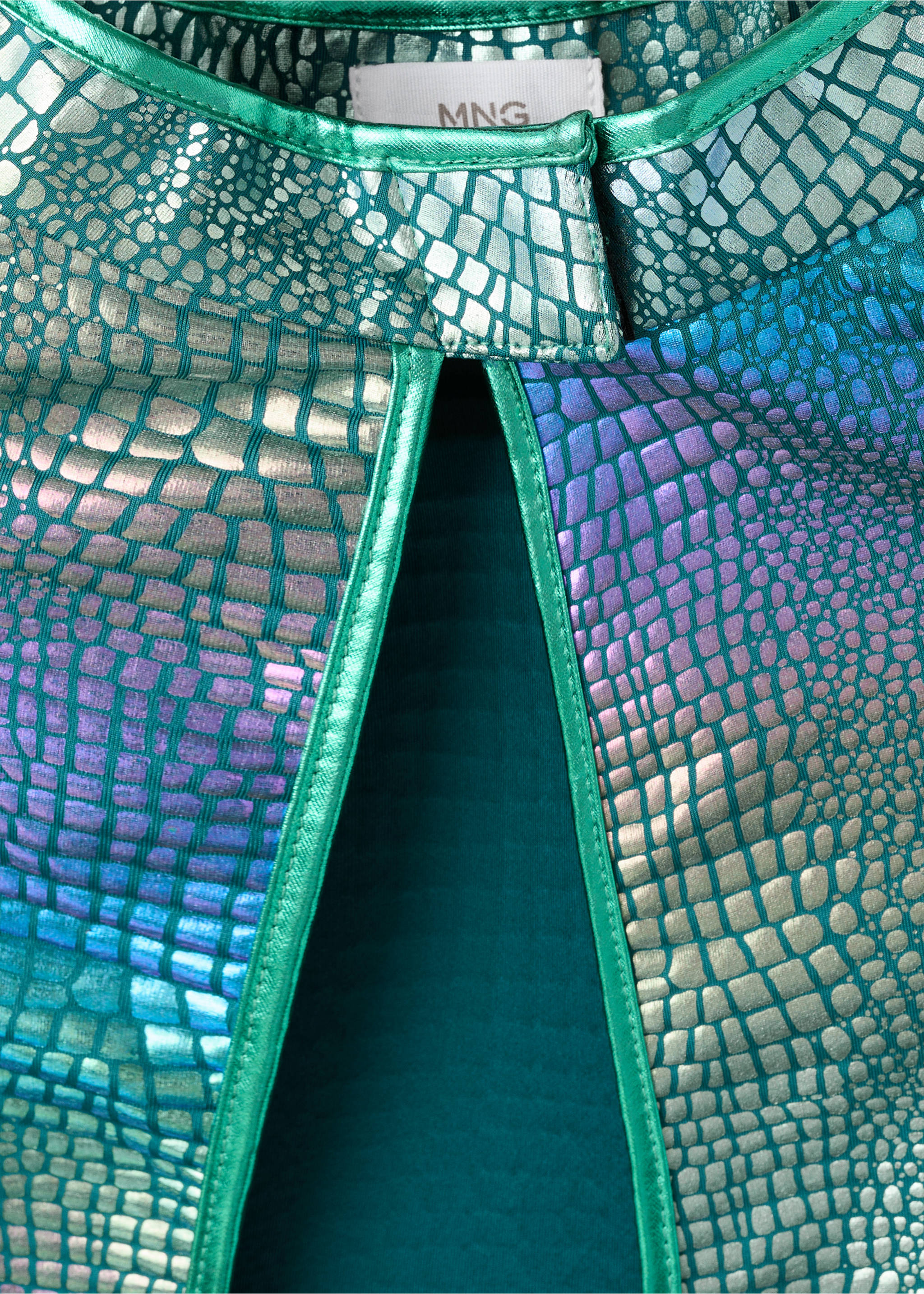Dragon-mask cloak - Details of the article 1, Green. Ref: 17067131-00.