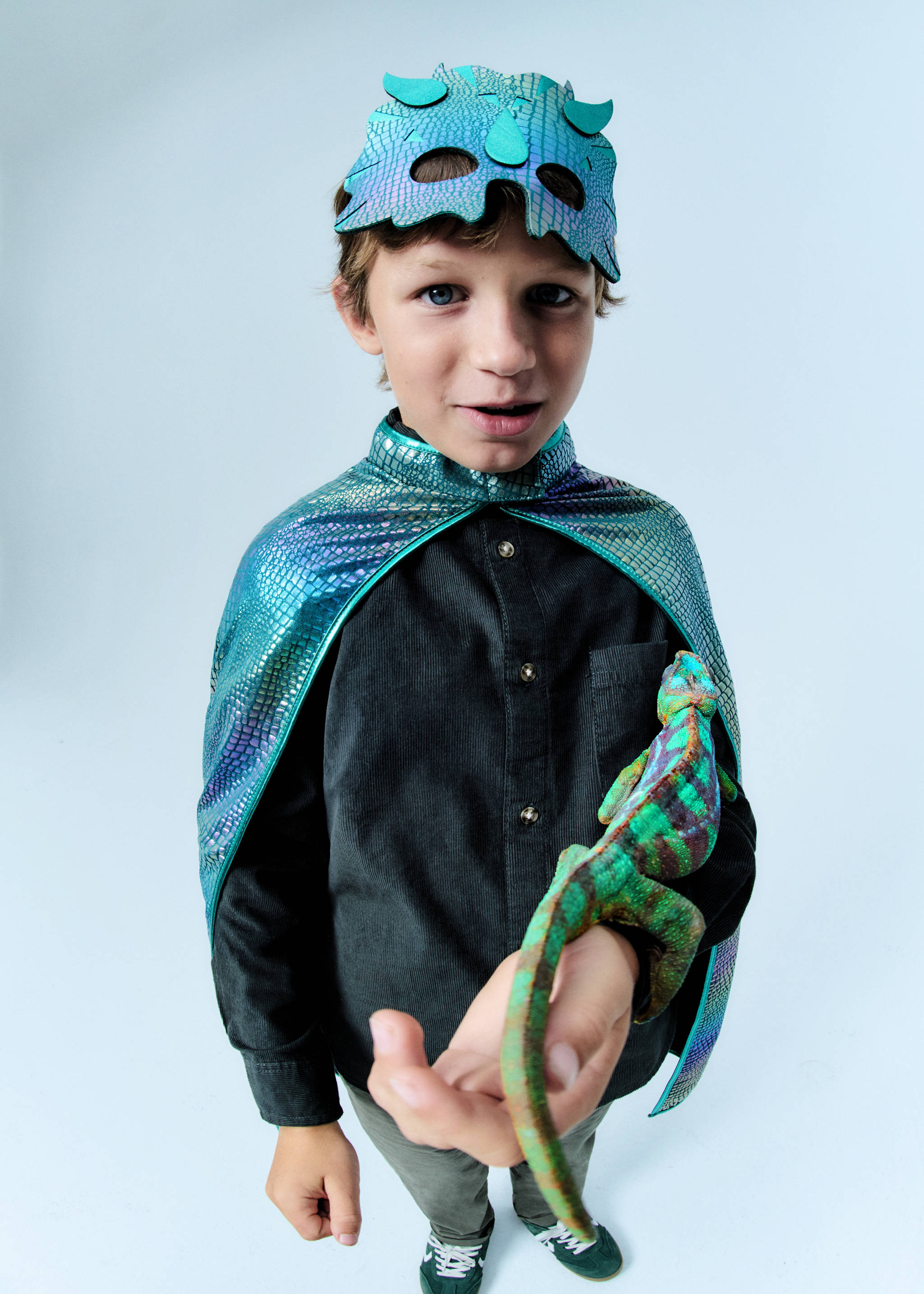 Dragon-mask cloak - Details of the article 6, Green. Ref: 17067131-00.