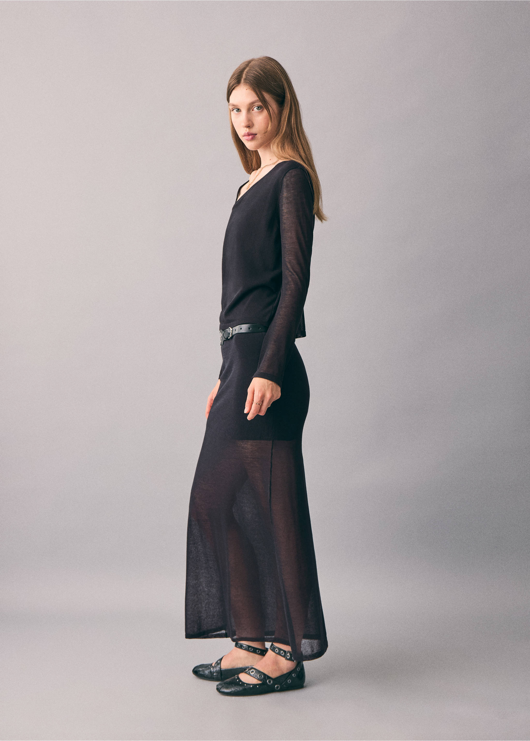 T-shirt with asymmetrical neckline - Details of the article 2, Black. Ref: 17067762-00.