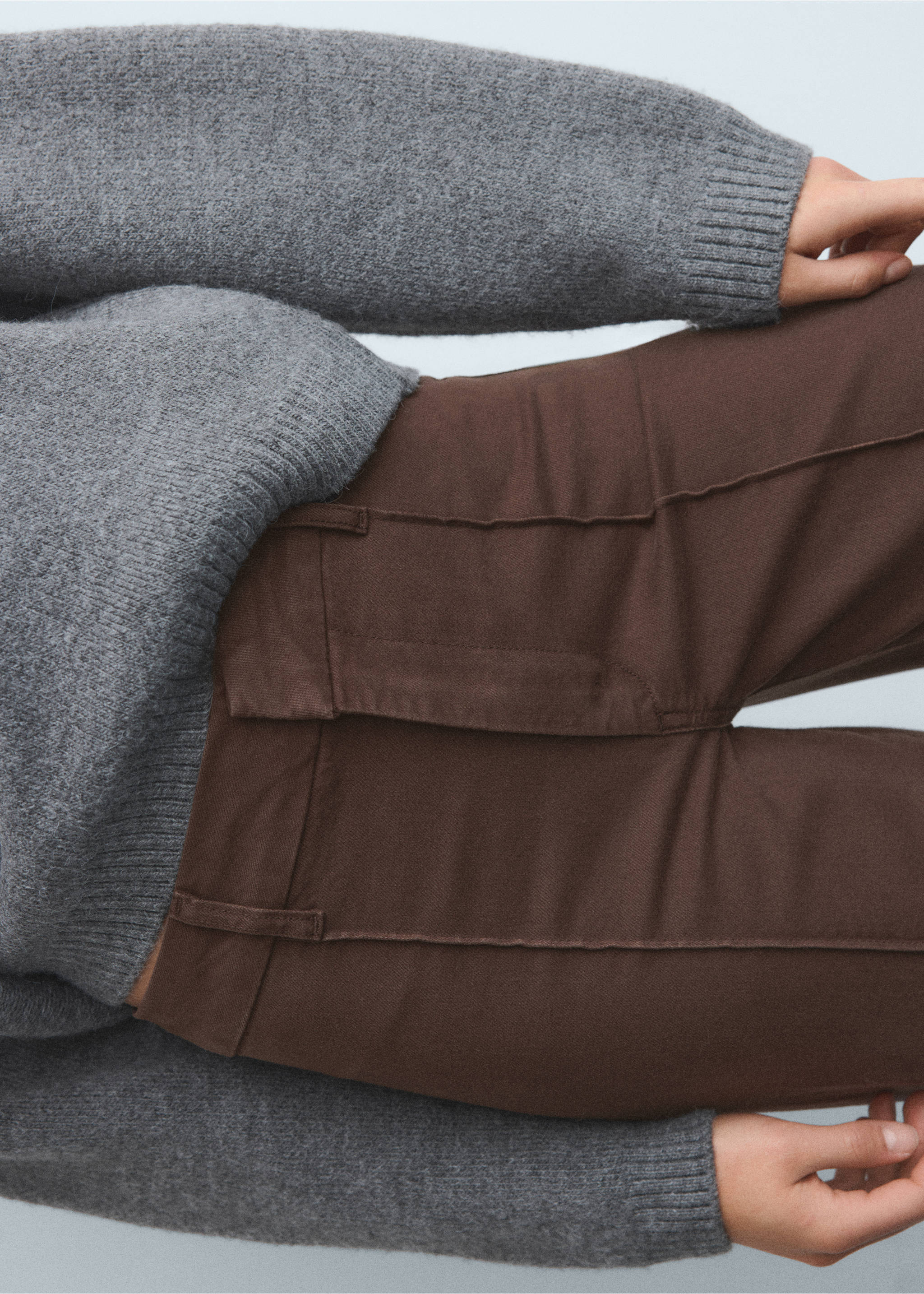 High-waisted wide leg jeans with stitching - Details of the article 3, Chocolate. Ref: 17067769-00.
