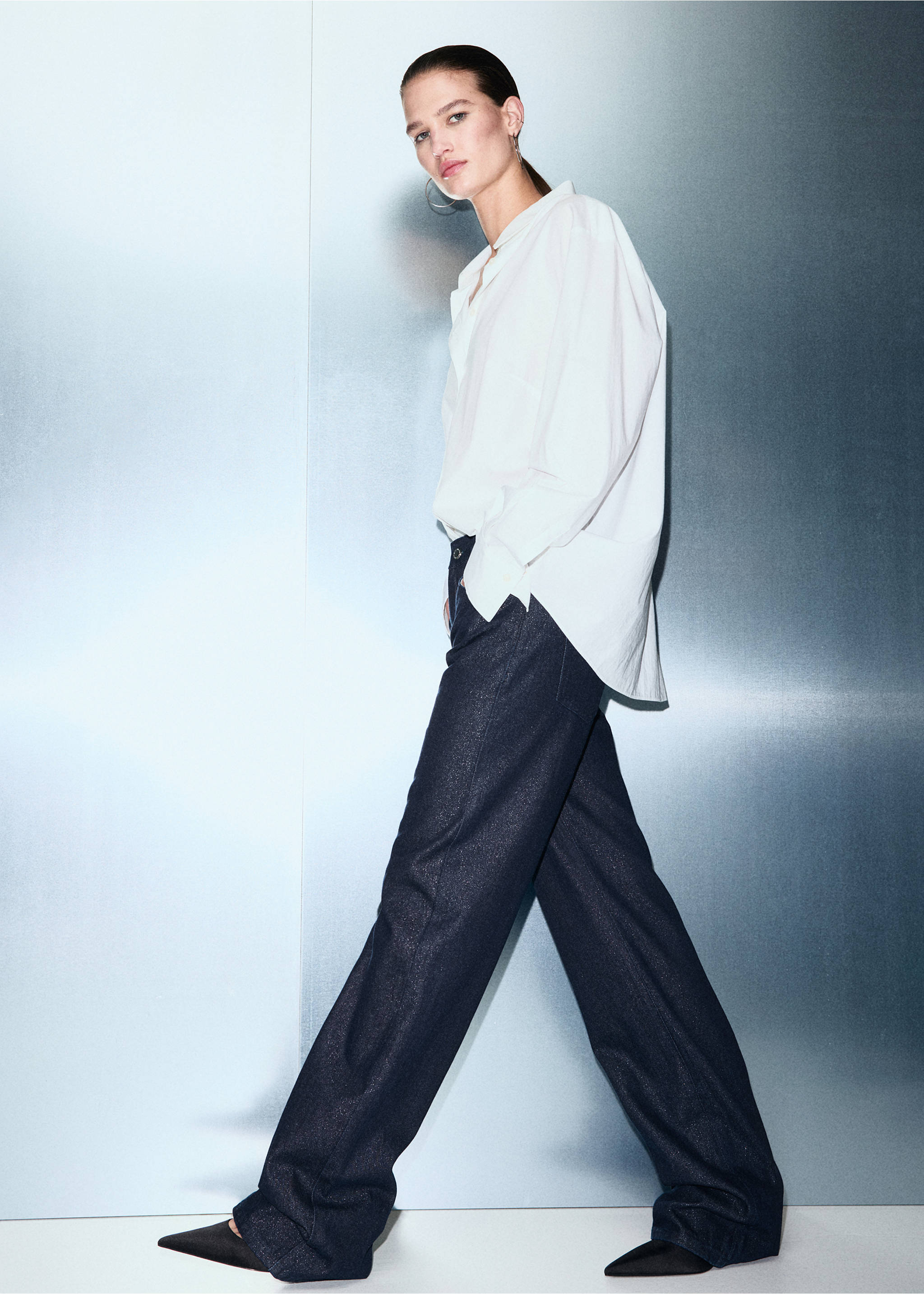 Shiny straight-leg jeans - Details of the article 2, Dark Blue. Ref: 17067797-00.
