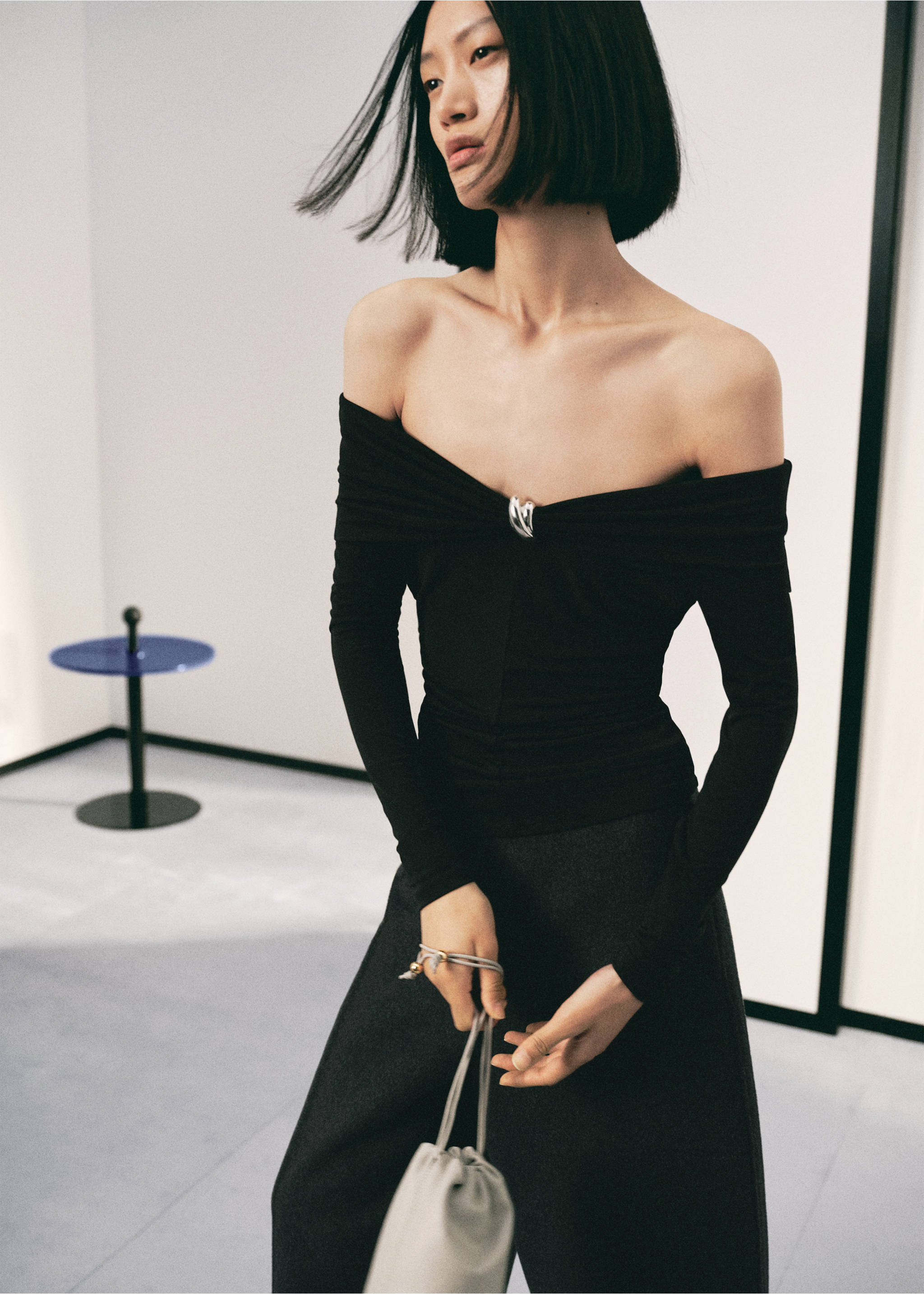Strapless t-shirt with metallic detail - Details of the article 1, Black. Ref: 17067811-00.