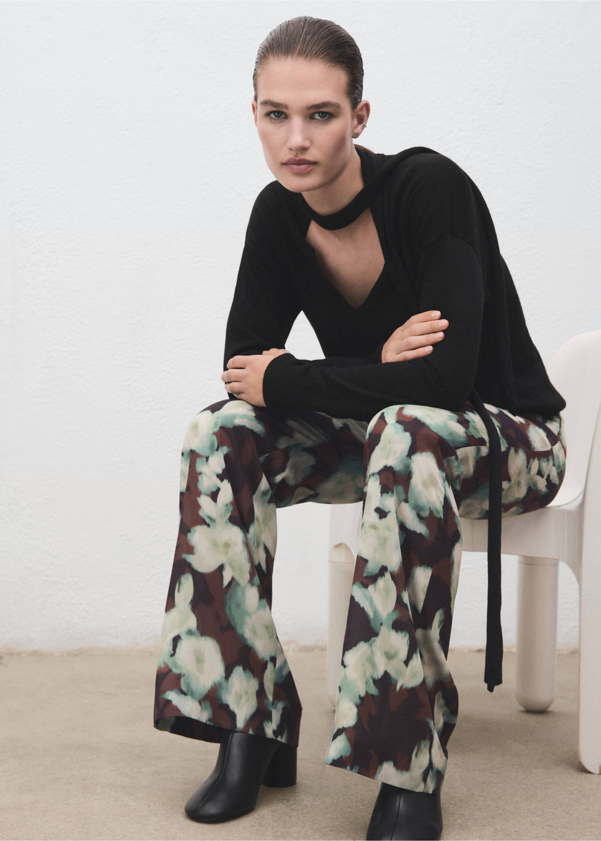 Multicoloured abstract floral print trousers with a straight-leg fit., Green. Ref: 17067815-00.