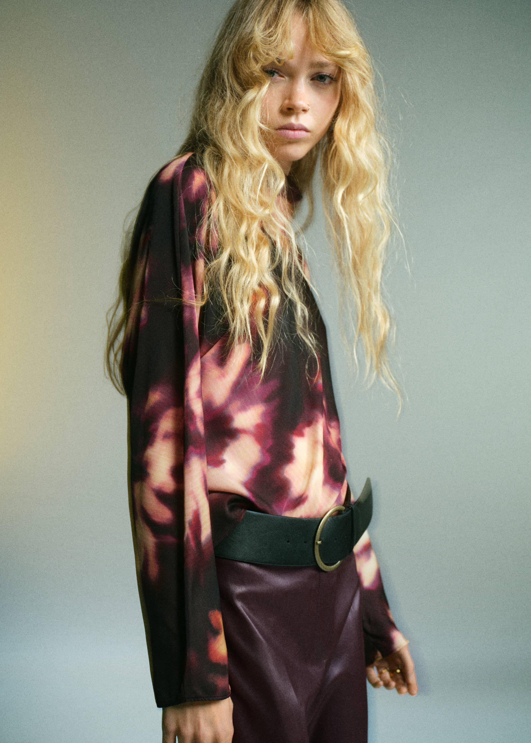 Tie-dye turtleneck blouse - Details of the article 1