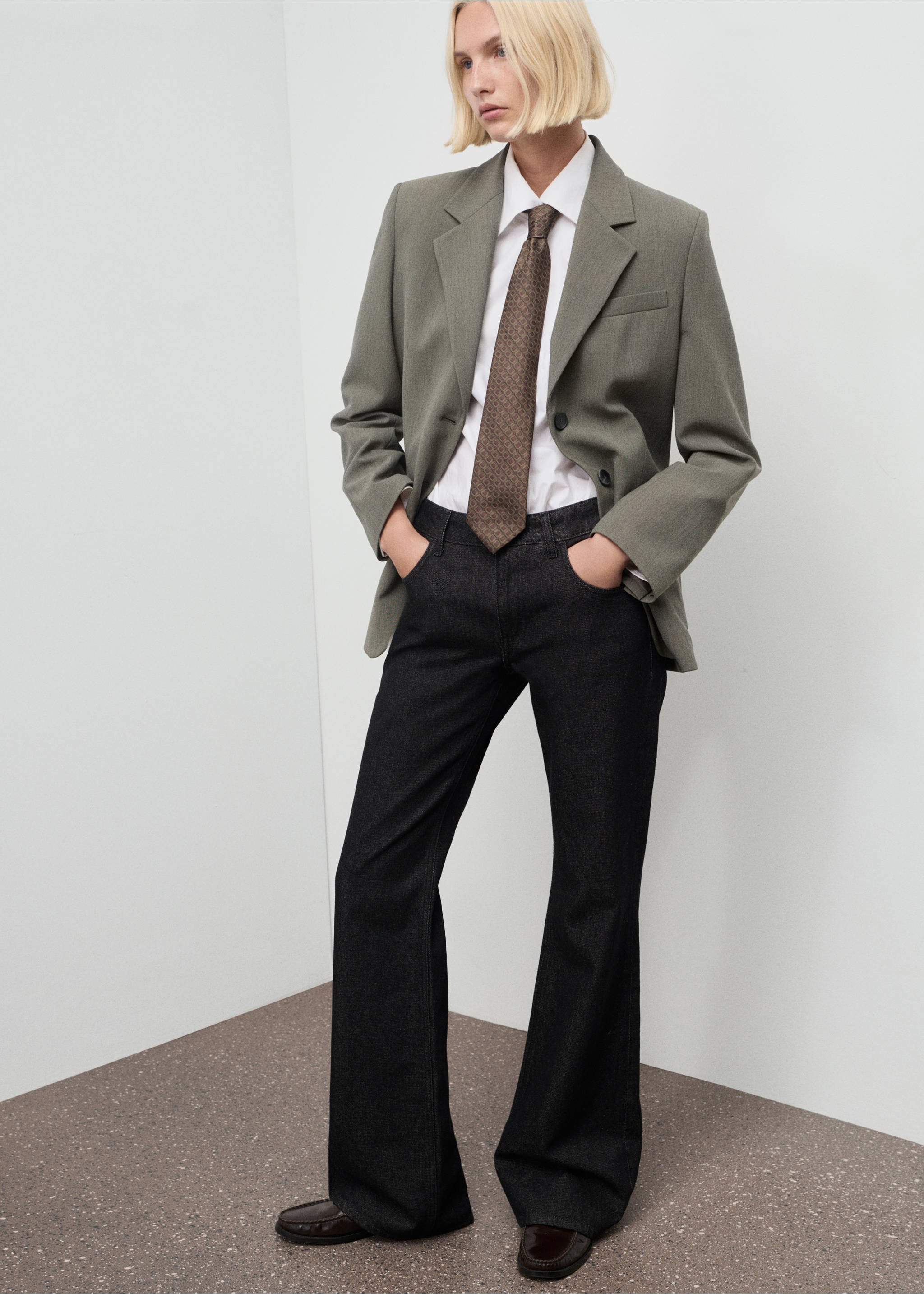 Suit blazer with flap pockets - Details of the article 2, Pastel Green. Ref: 17067818-00.