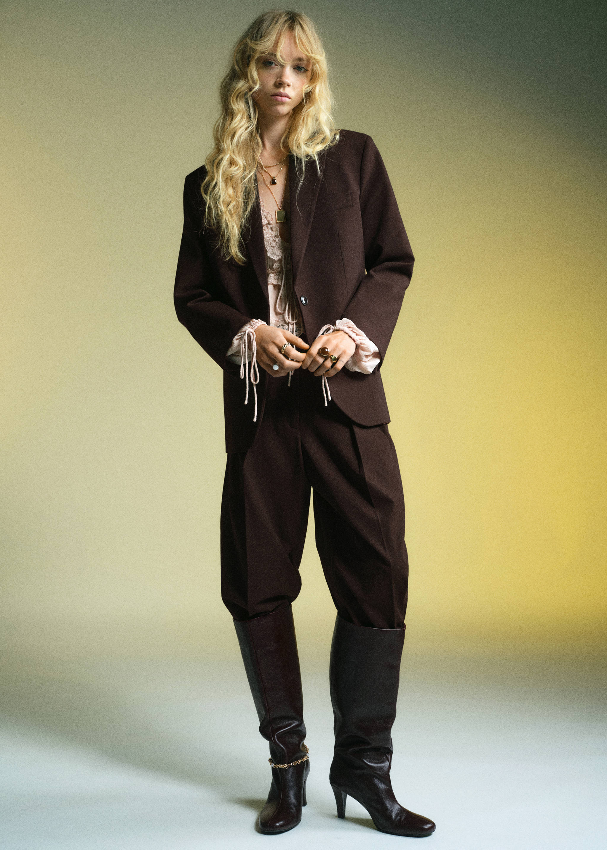 Wide leg mid-rise pleated trousers - General plane