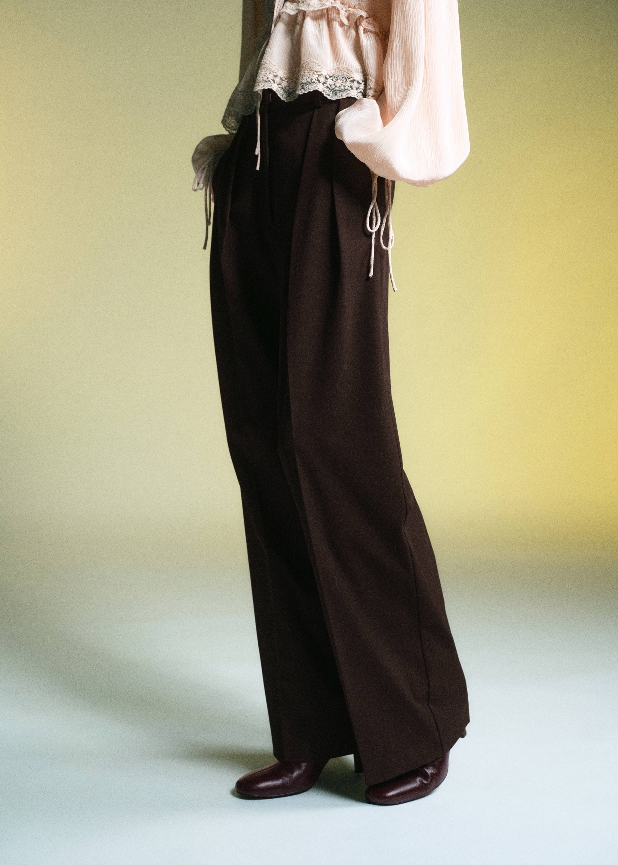 Wide leg mid-rise pleated trousers - Medium plane
