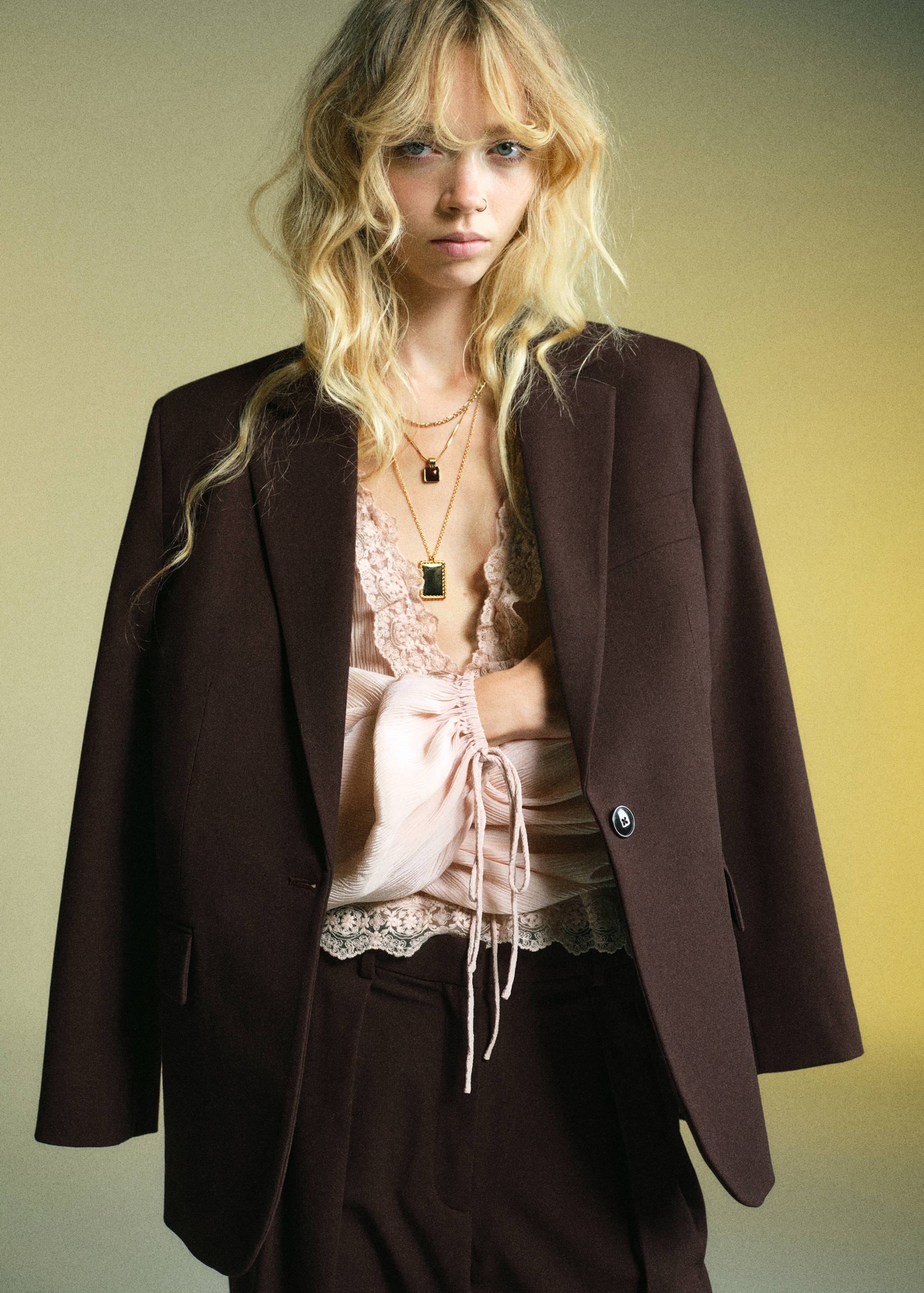 Wide leg mid-rise pleated trousers - Details of the article 1