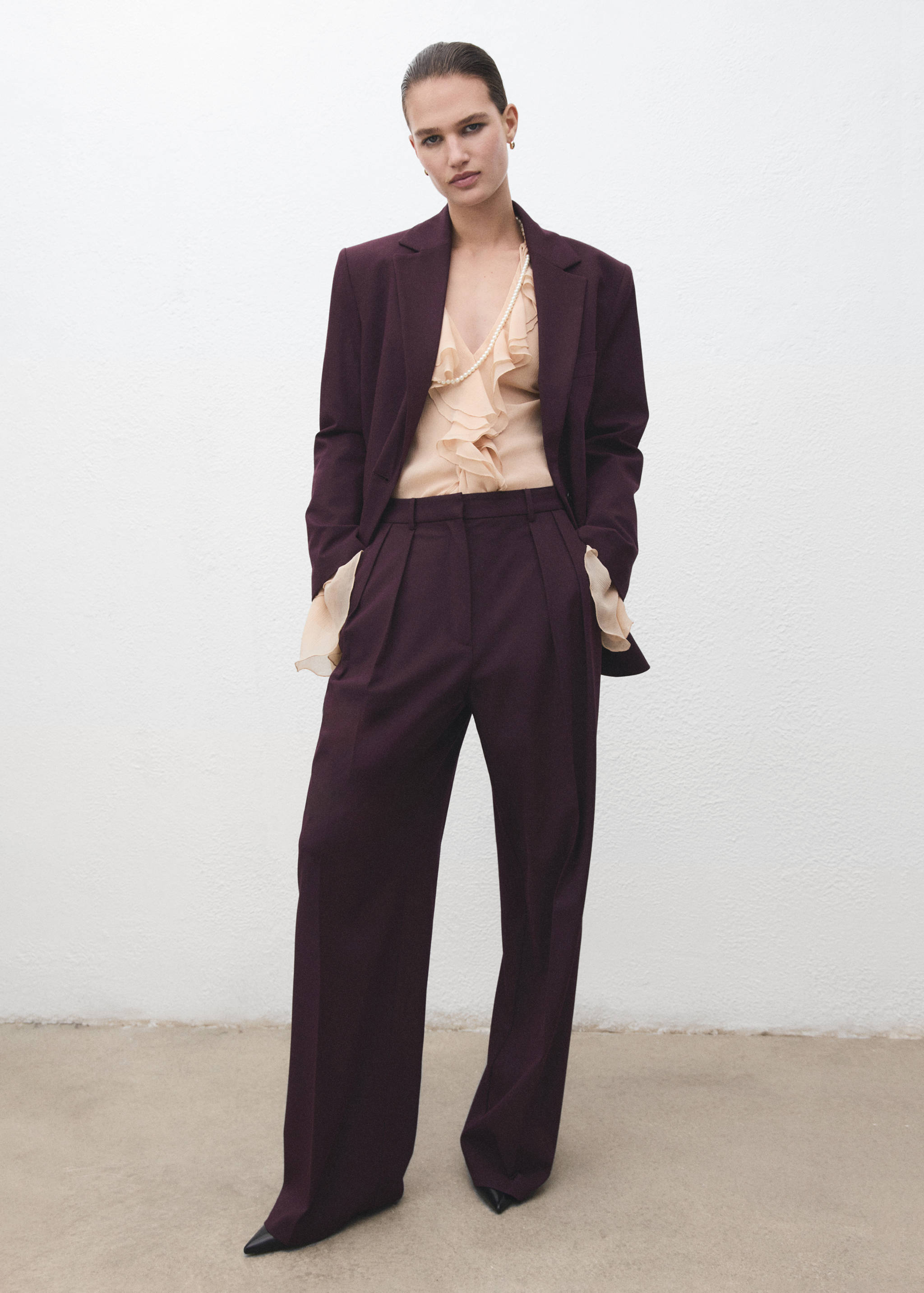 Wide leg mid-rise pleated trousers - General plane
