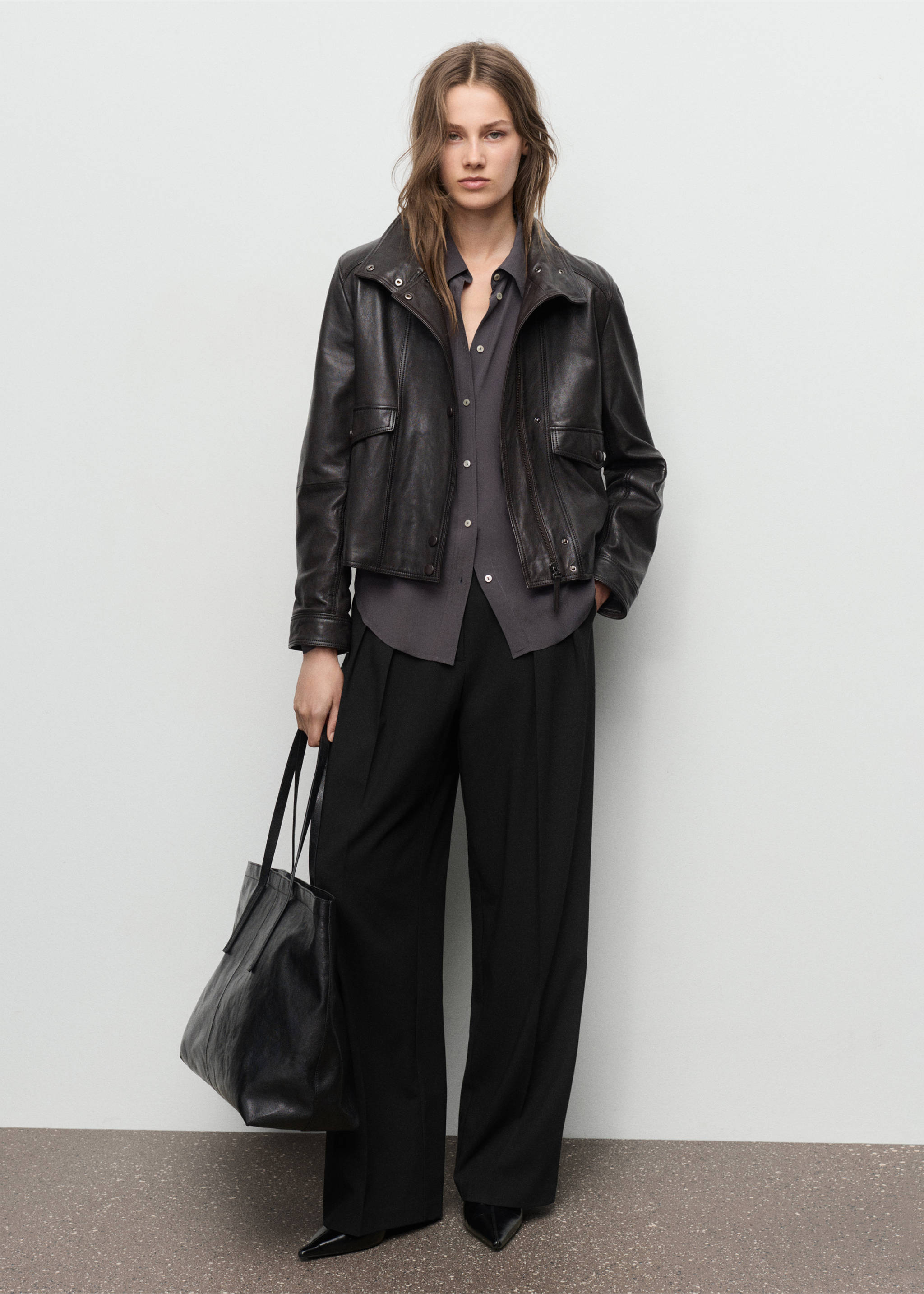 Wide leg mid-rise pleated trousers - General plane, Black. Ref: 17067895-00.