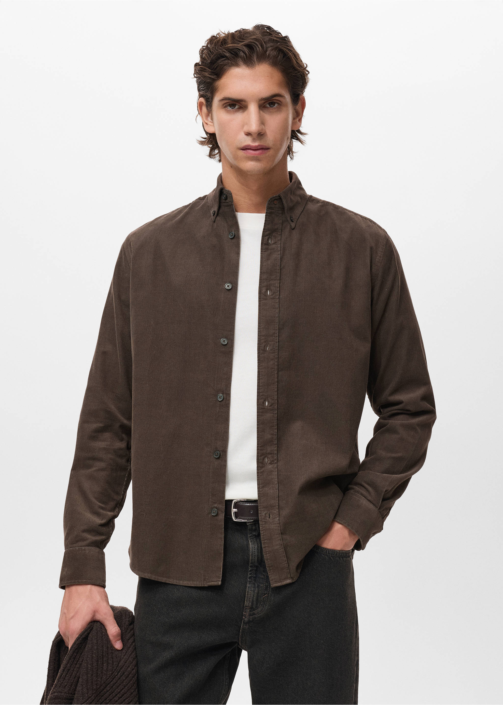 Classic-fit micro-corduroy shirt - Medium plane, Medium Brown. Ref: 17067899-00.