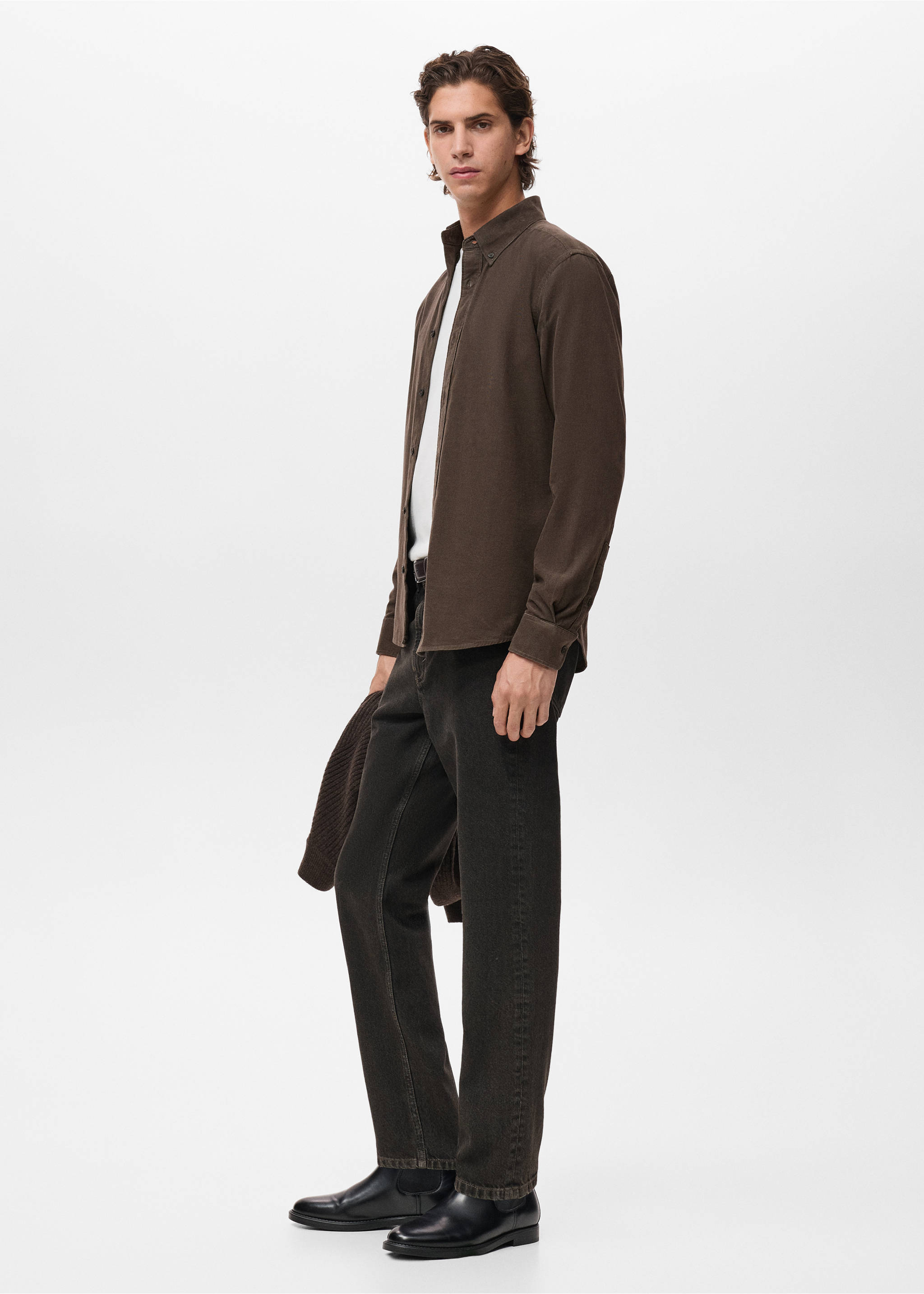 Classic-fit micro-corduroy shirt - Details of the article 2, Medium Brown. Ref: 17067899-00.