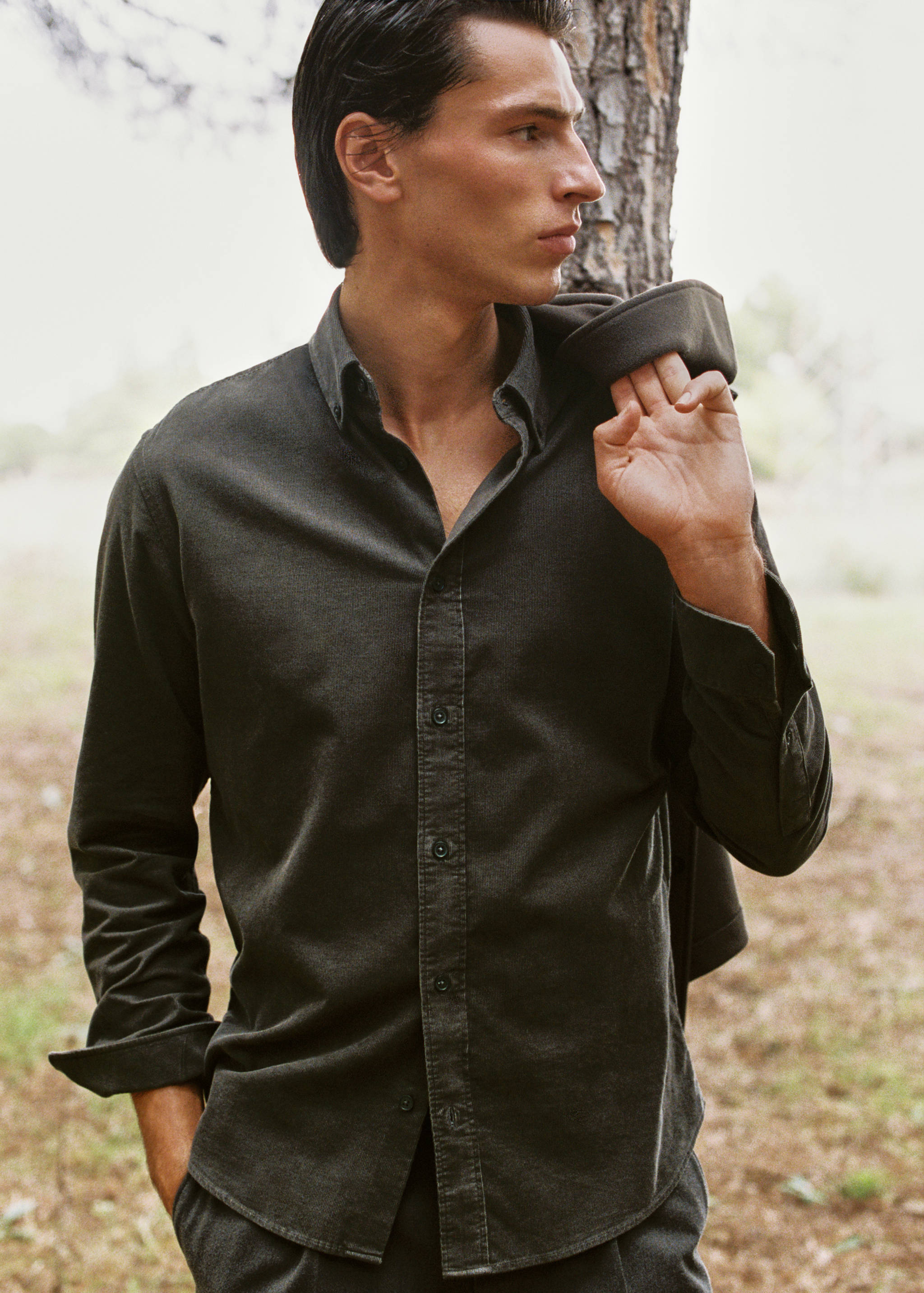 Classic-fit micro-corduroy shirt - Details of the article 3