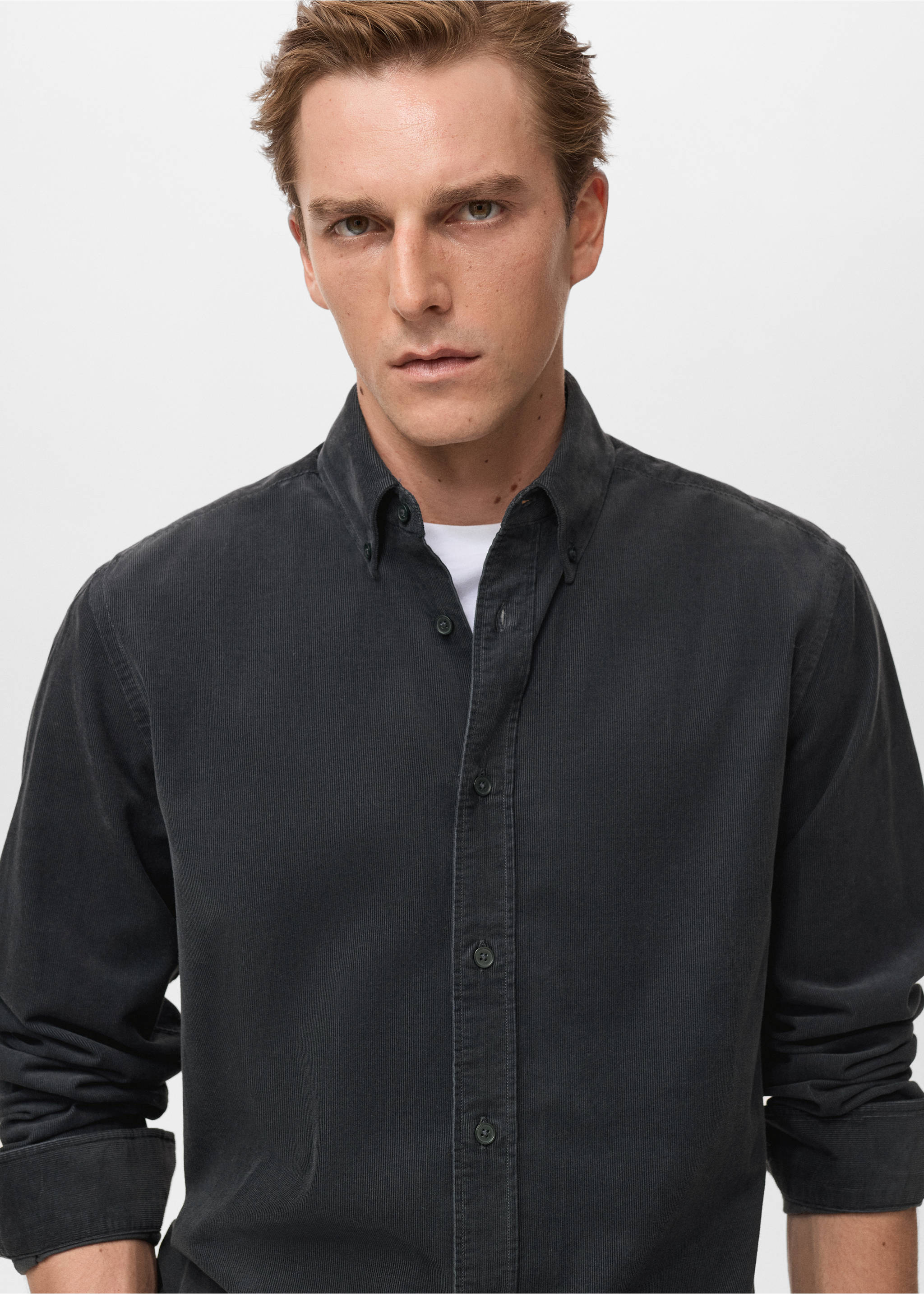 Classic-fit micro-corduroy shirt - Details of the article 1, Grey. Ref: 17067899-00.