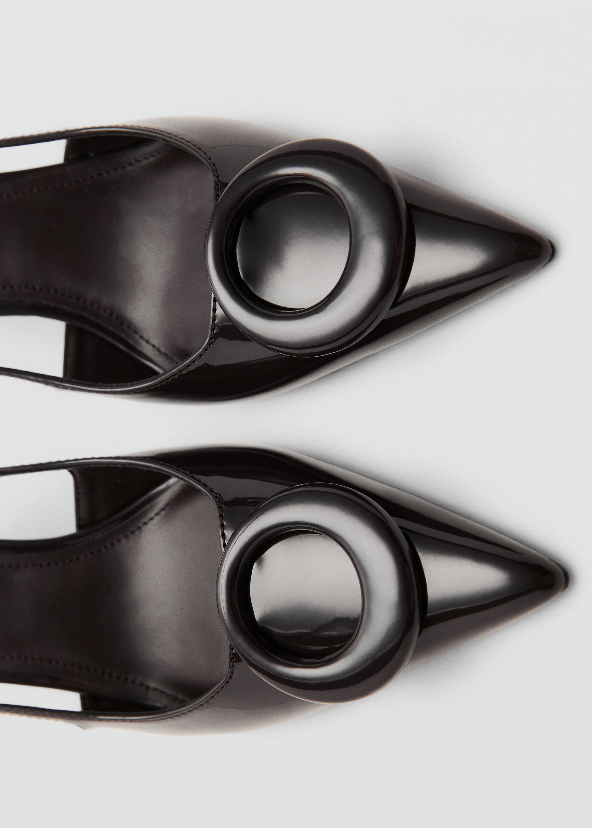 Patent leather high-heeled shoes with ring detail - Details of the article 2
