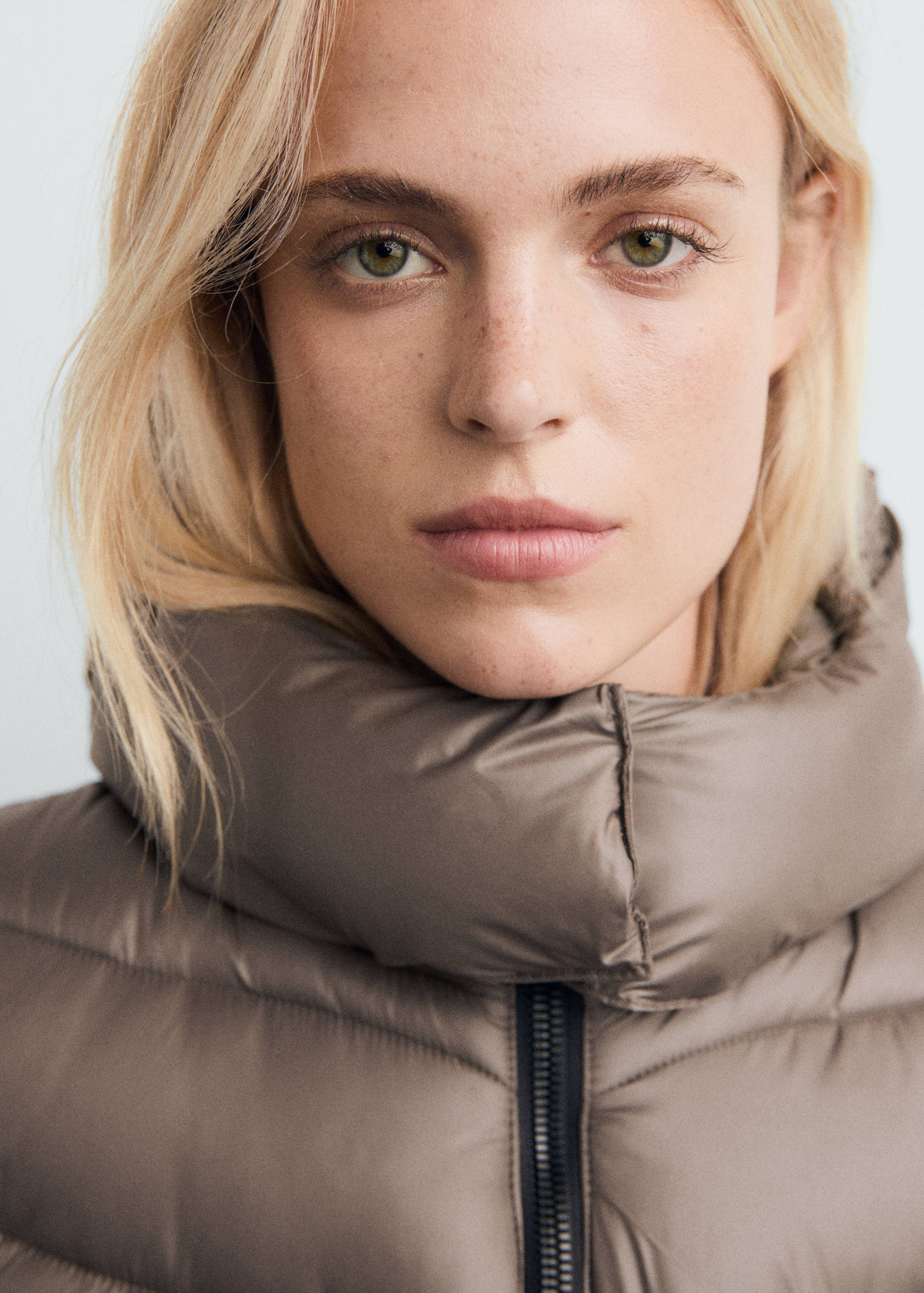 Midi quilted anorak with hood - Details of the article 1